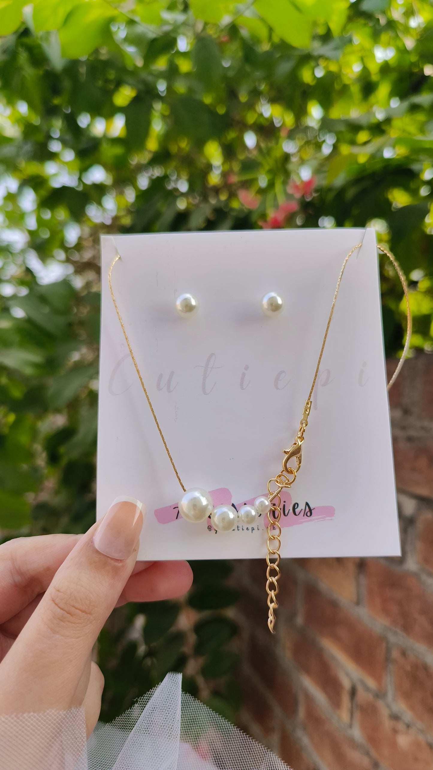 Imitation Pearl Beaded Necklace – Elegant and Timeless Design