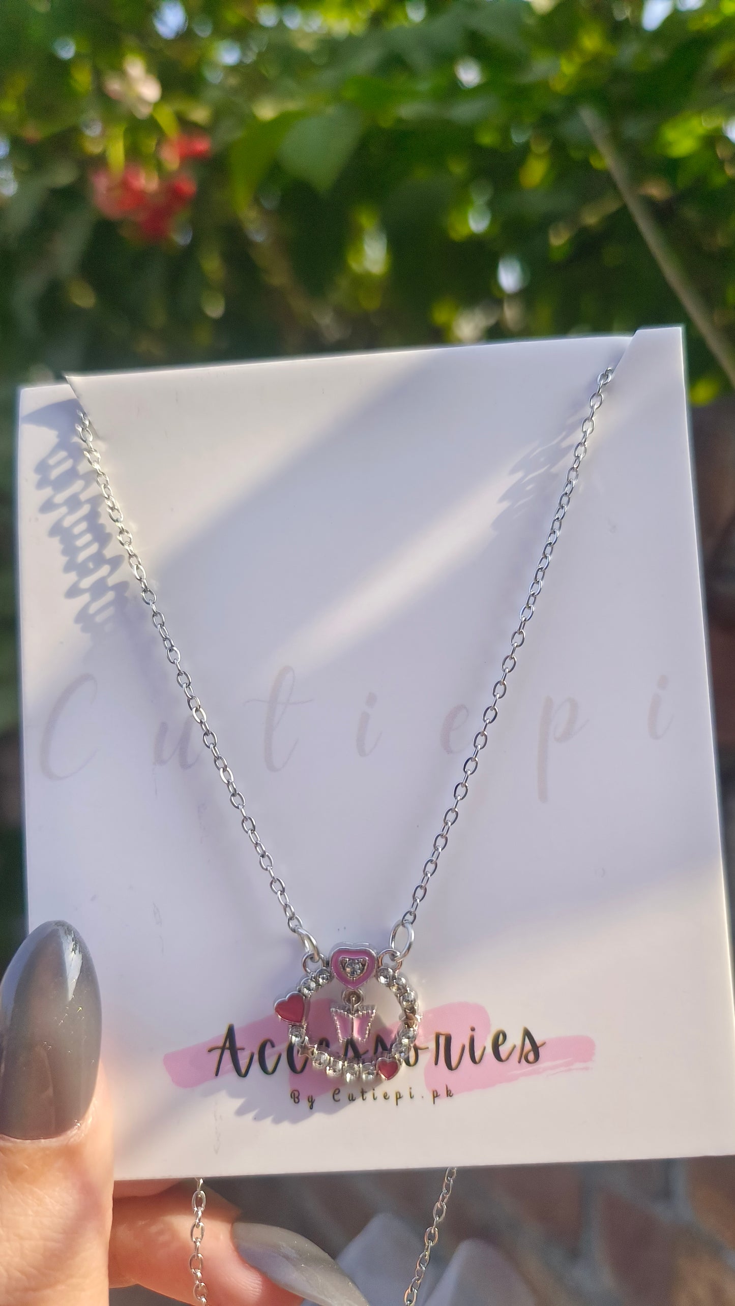 Pink Heart Rhinestone Wreath Necklace – Y2K Style, Chic Alloy Design