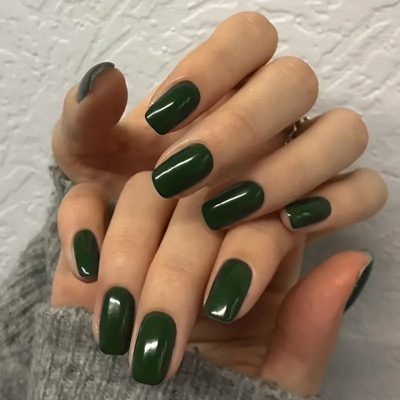 "Emerald Dream: 24pcs Dark Green Ballerina Press-On Nails"