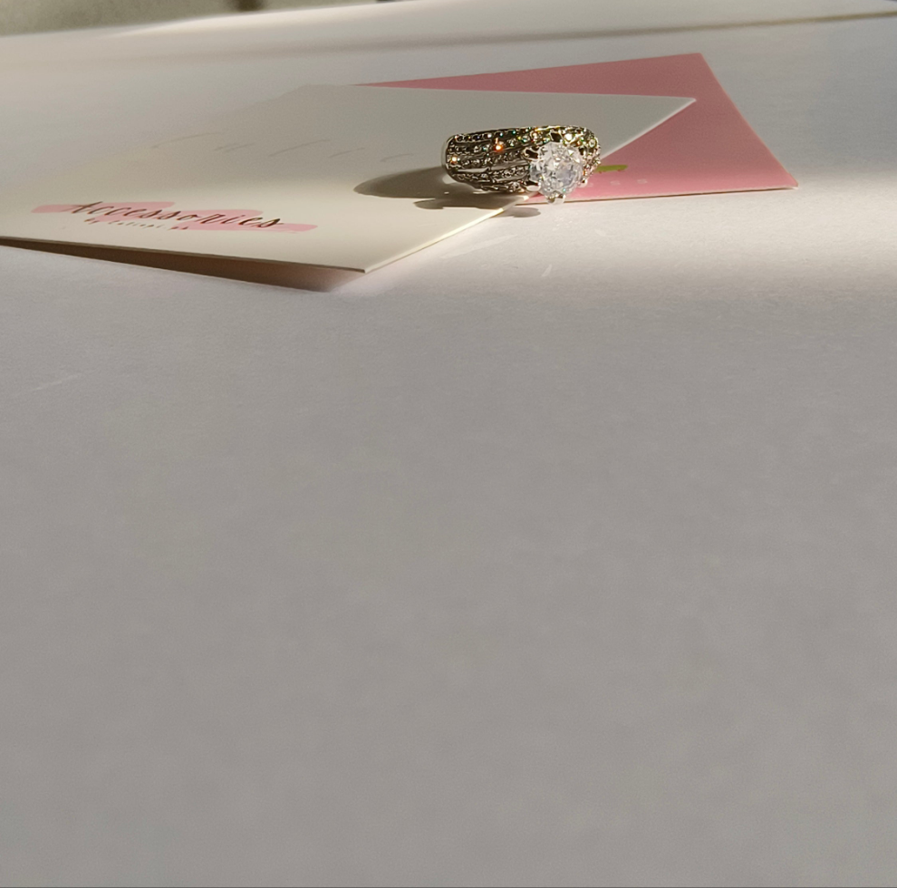 ✨ Silver Zircon Ring – Timeless Elegance