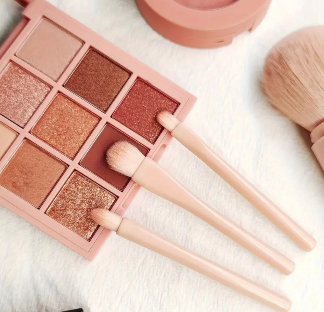 4-in-1 Portable Makeup Brush Set - Compact Beauty Must-Have