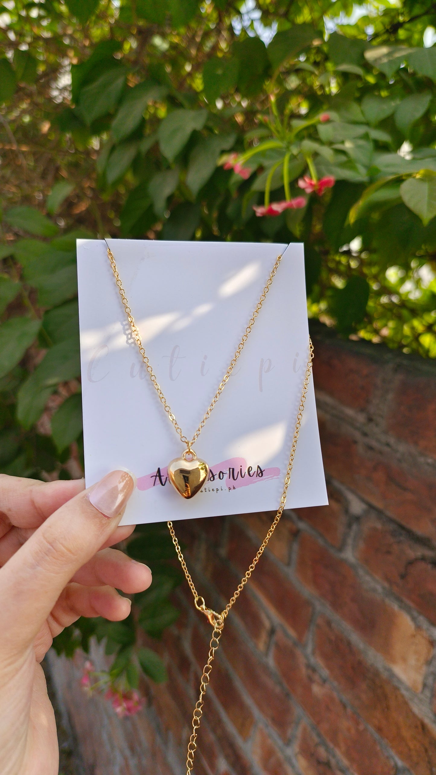 Elegant Heart Pendant Necklace – Timeless Style for Every Occasion