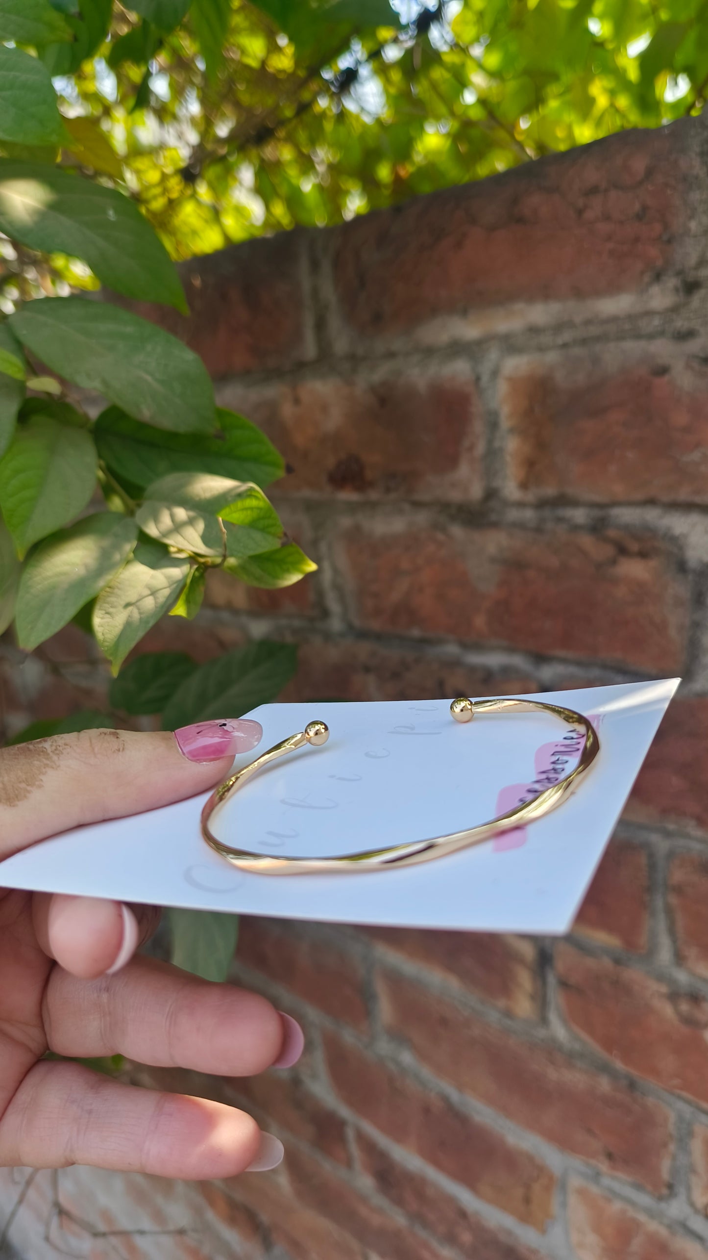 Gold-Plated Spiral Bracelet – Elegant & Trendy Design