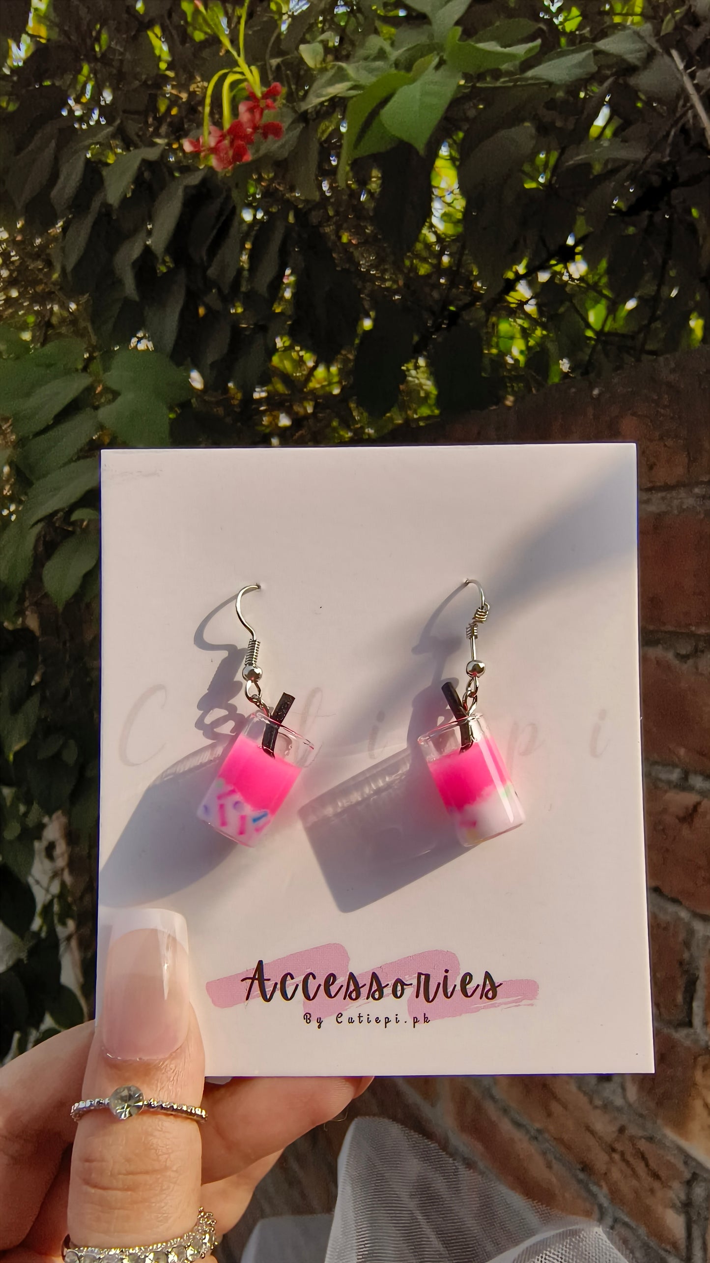 🍓🍶 Pink & White Boba Tea Earrings – Cute Resin Dangle Jewelry, Perfect for Fun & Casual Wear ✨