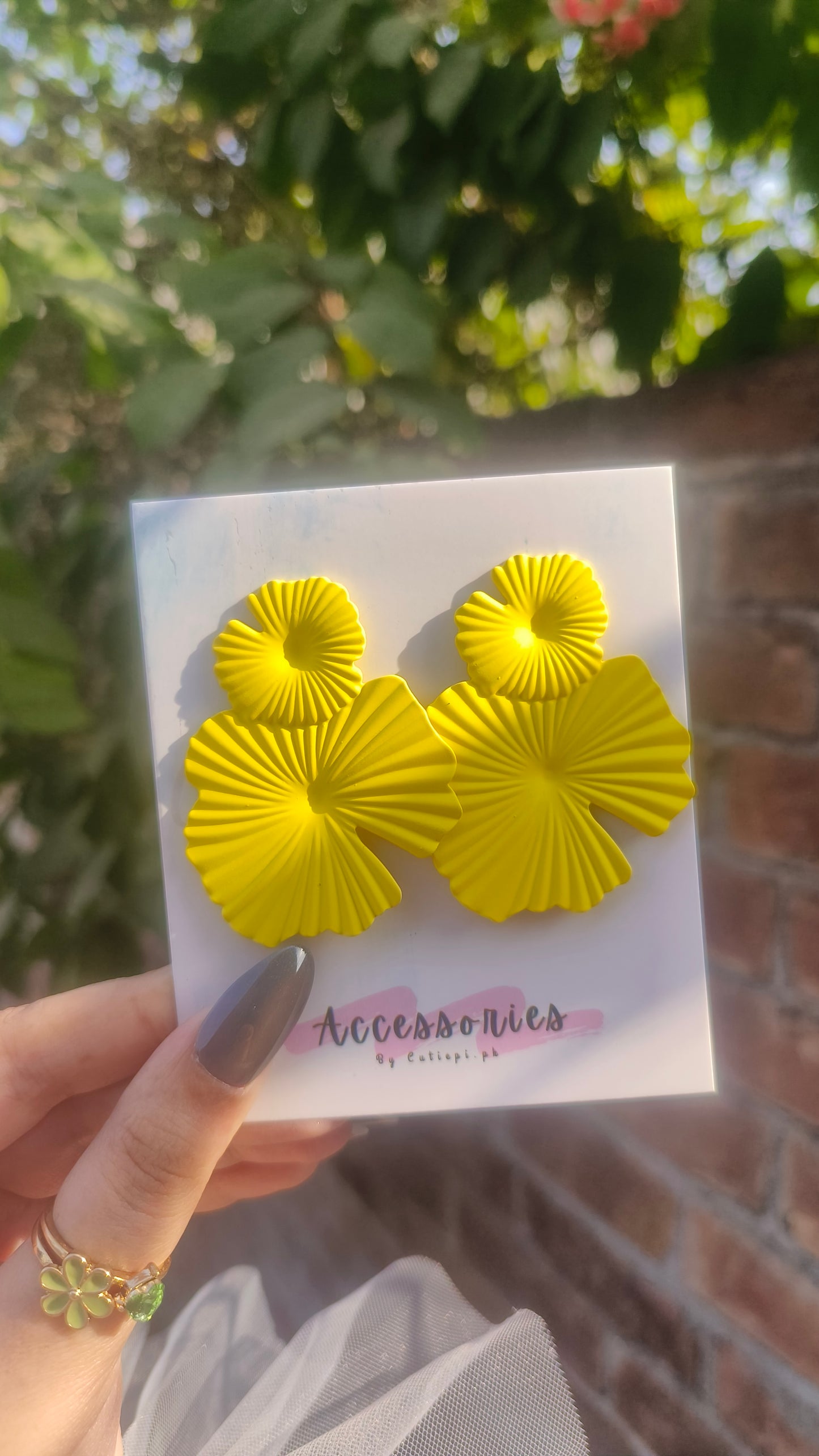 🍃🌟 Yellow Leaf Earrings – Bright & Charming Nature-Inspired Jewelry for Women