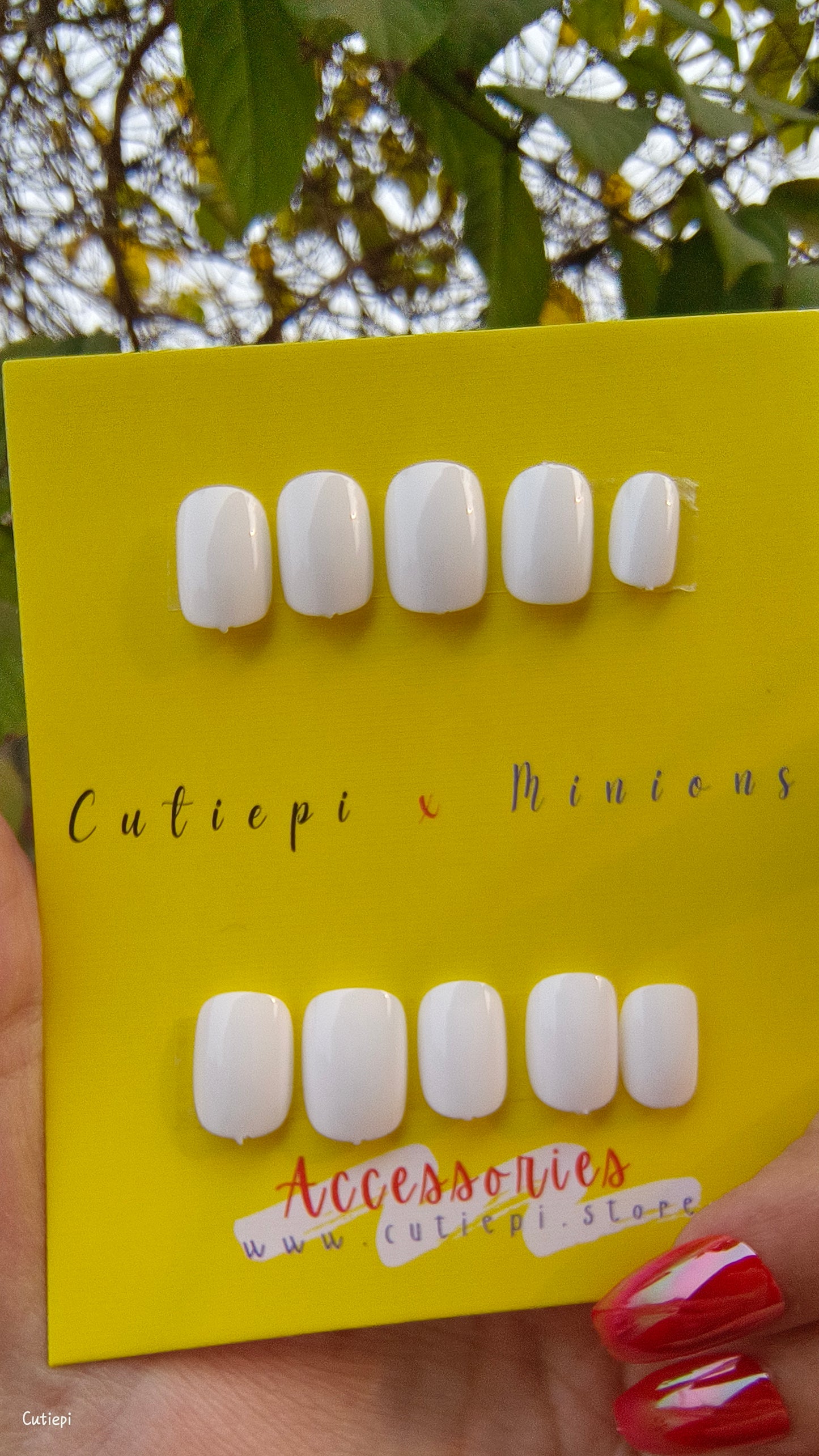 Pure Elegance: Glossy Short Square White Nails – 24pcs with Application Kit