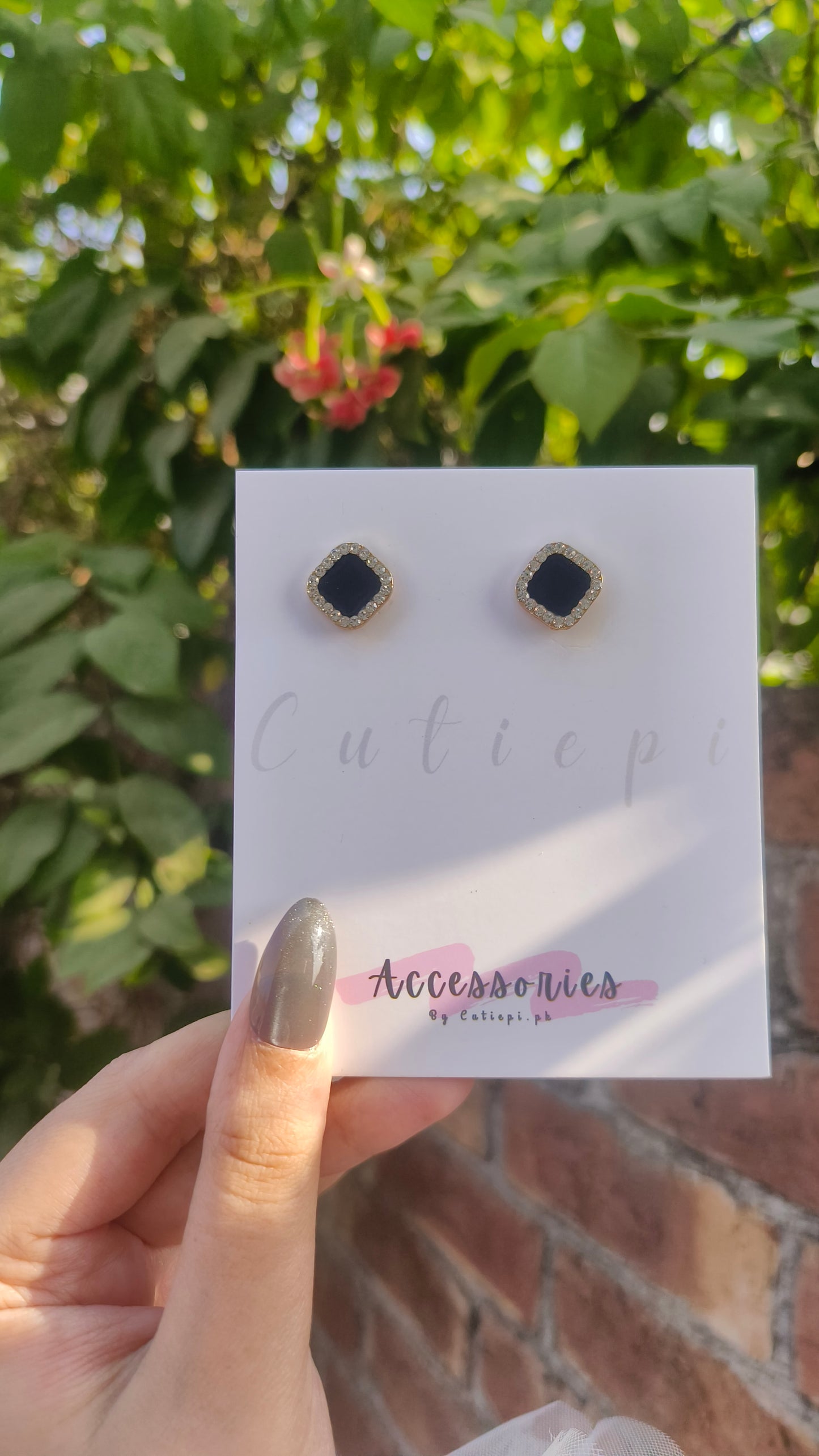 ✨ Elegant Black Square Stud Earrings with Sparkling Rhinestones – Vintage-Inspired Fashion Jewelry for Women
