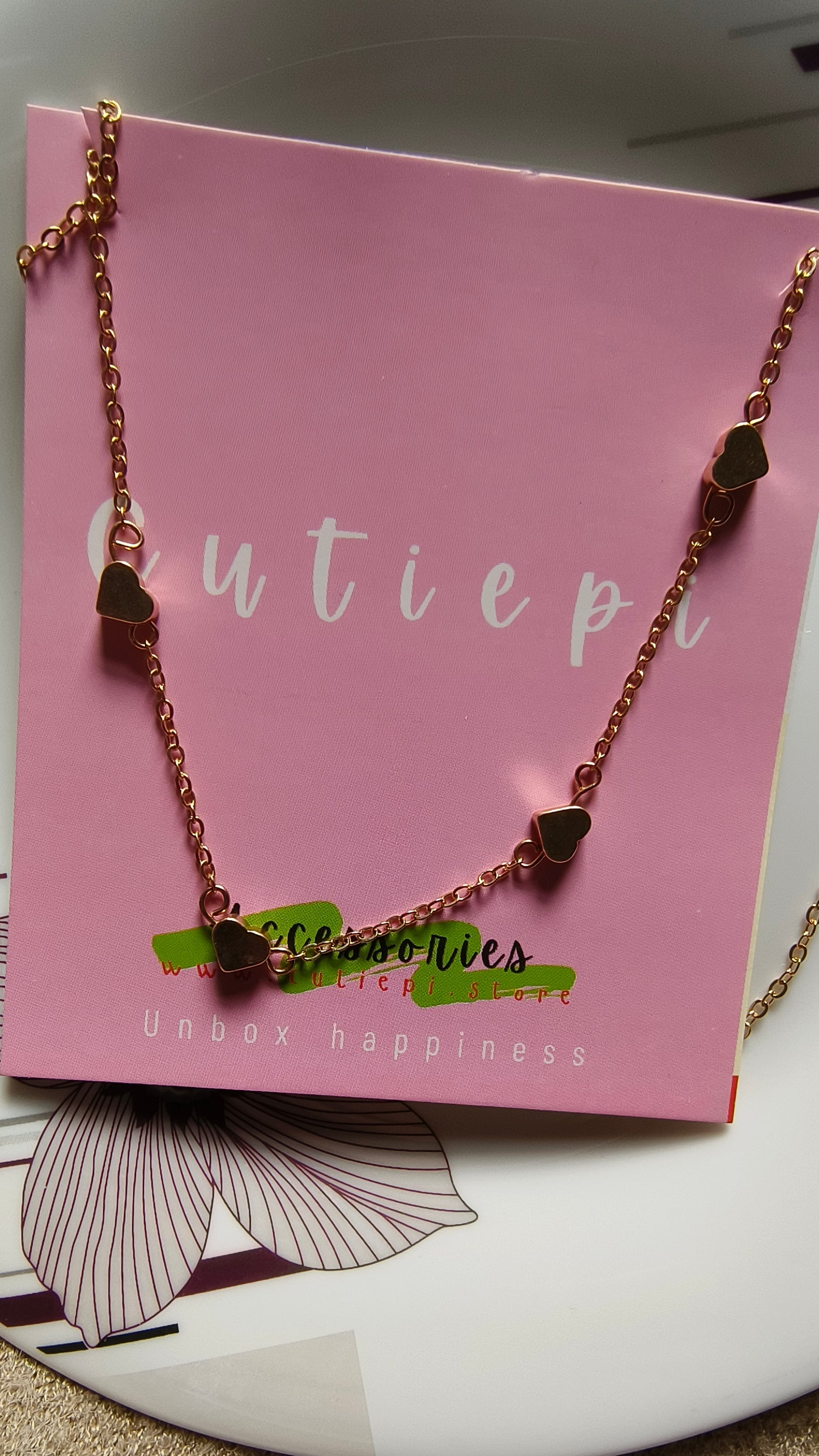 Heart Pendant with Multiple Small Hearts – Elegant & Trendy Gold-Plated Necklace