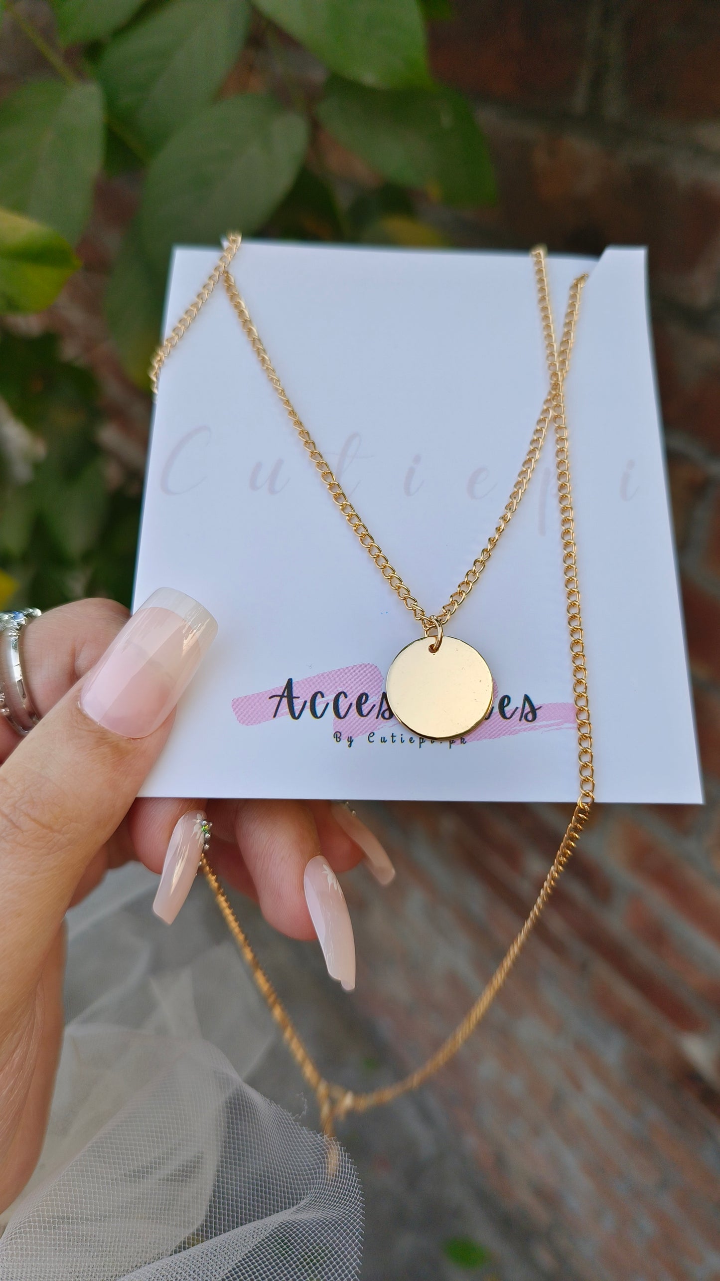 "Gold-Plated Coin Pendant Necklace – Timeless Elegance for Every Occasion"