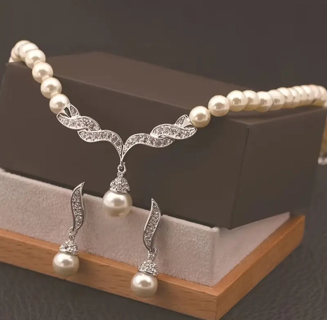 Pearl Beauty- Zircon Set A gift to remember