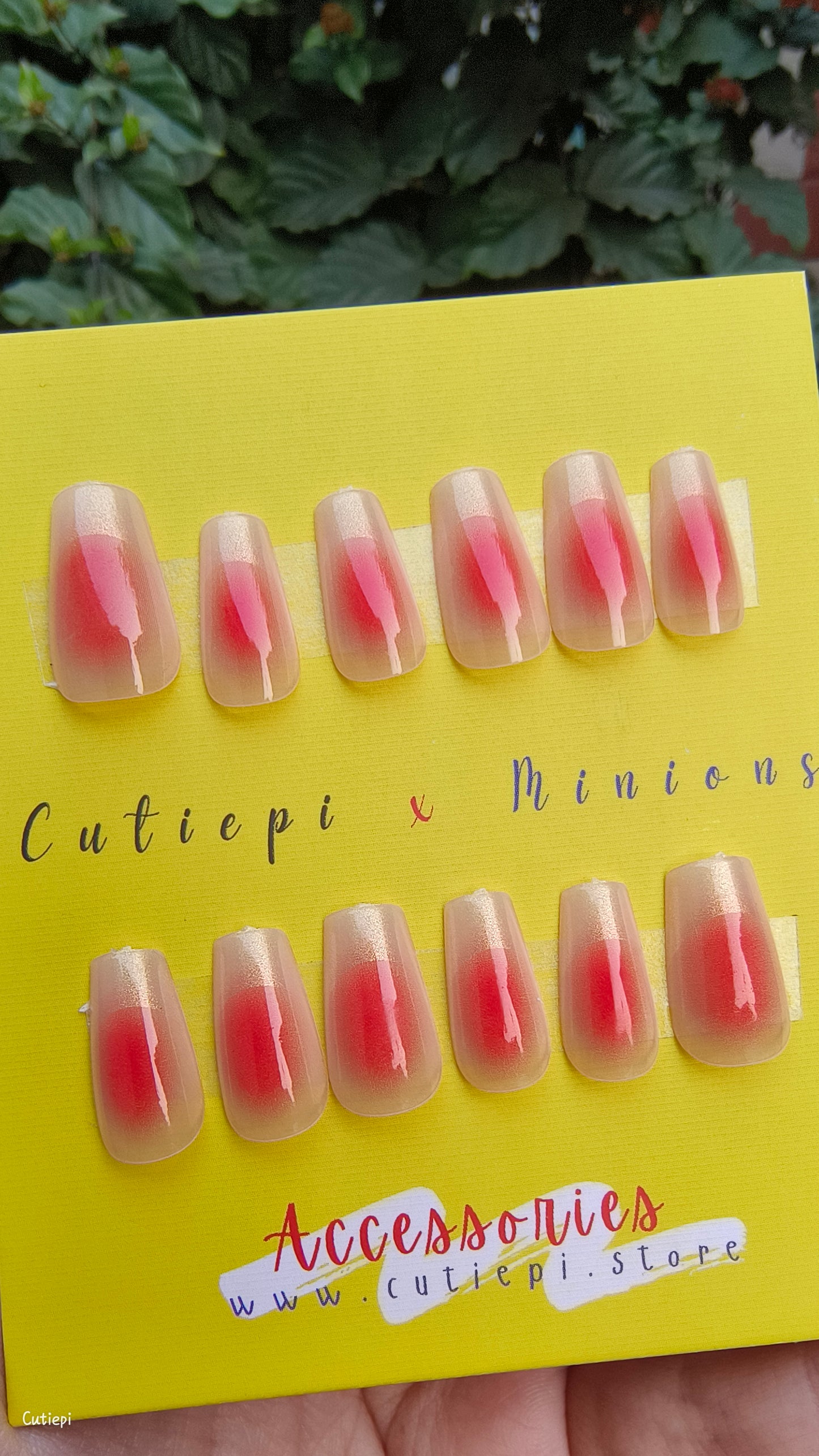 Regal Ember – Golden French Nails with Red Center (24pcs with Application Kit)