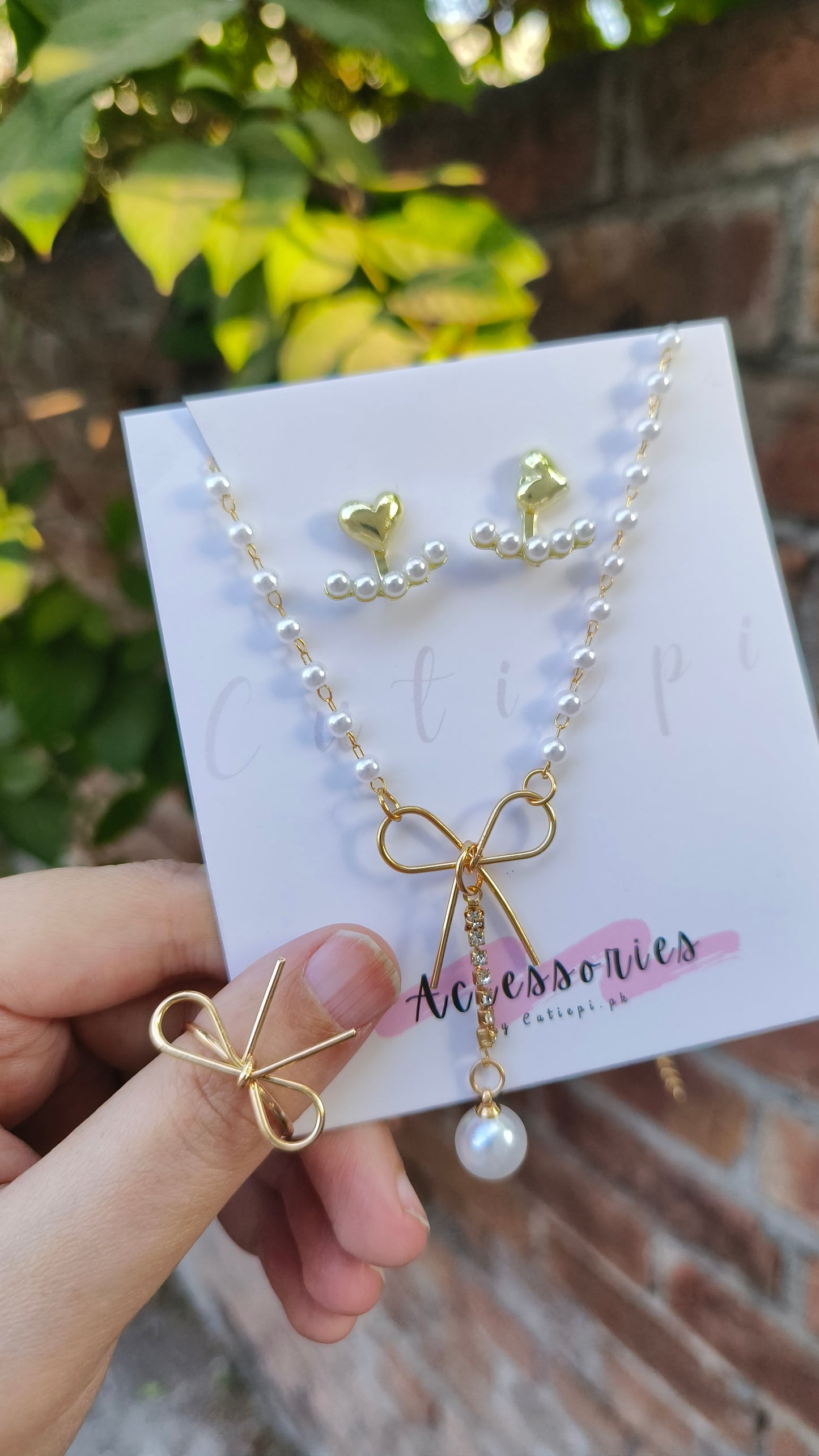 18K Gold-Plated Bowknot Pearl Jewelry Set – Elegant 3-Piece Collection"