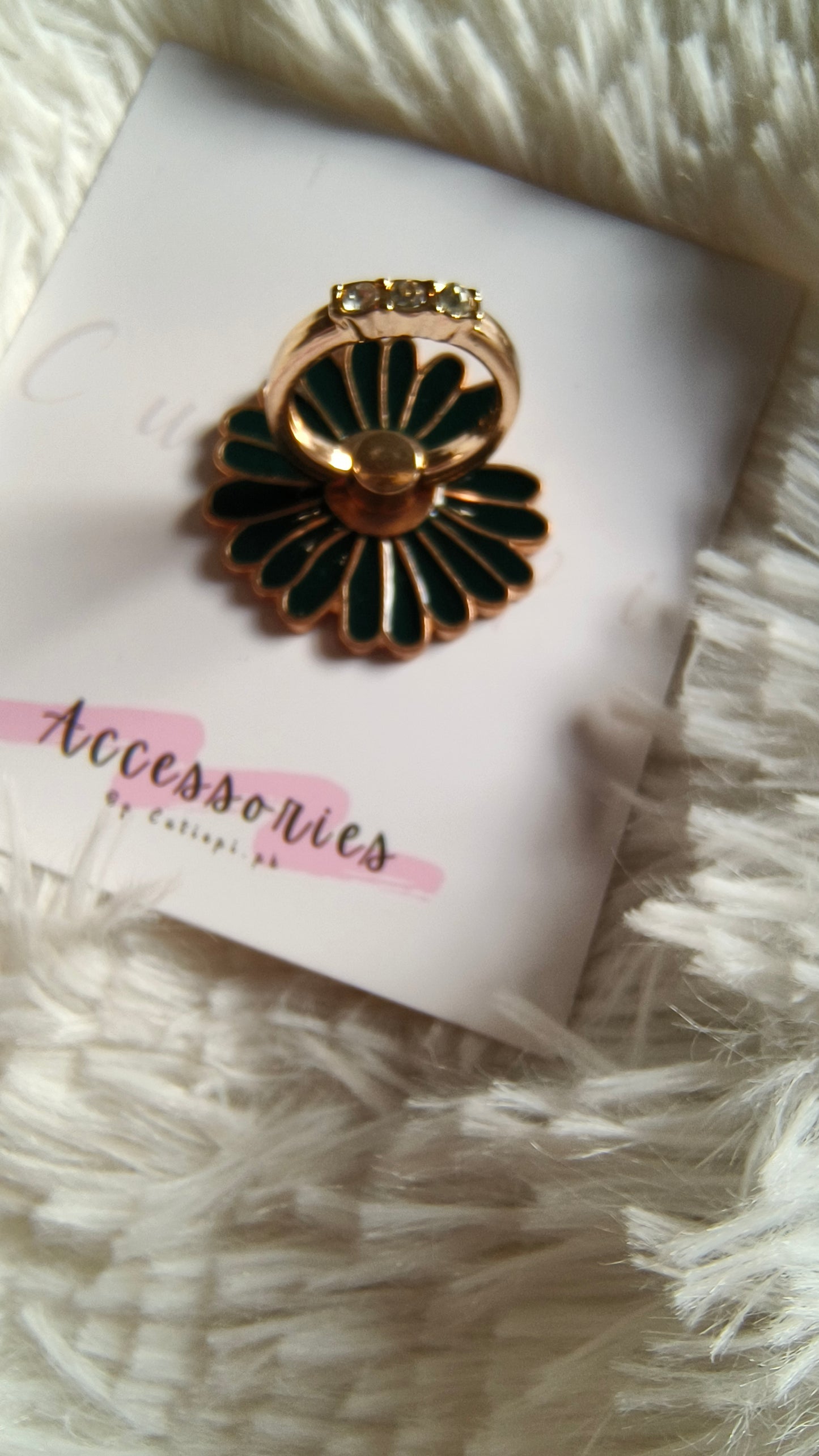 Daisy Diamond Phone Ring Holder – Stylish 360° Rotating Stand