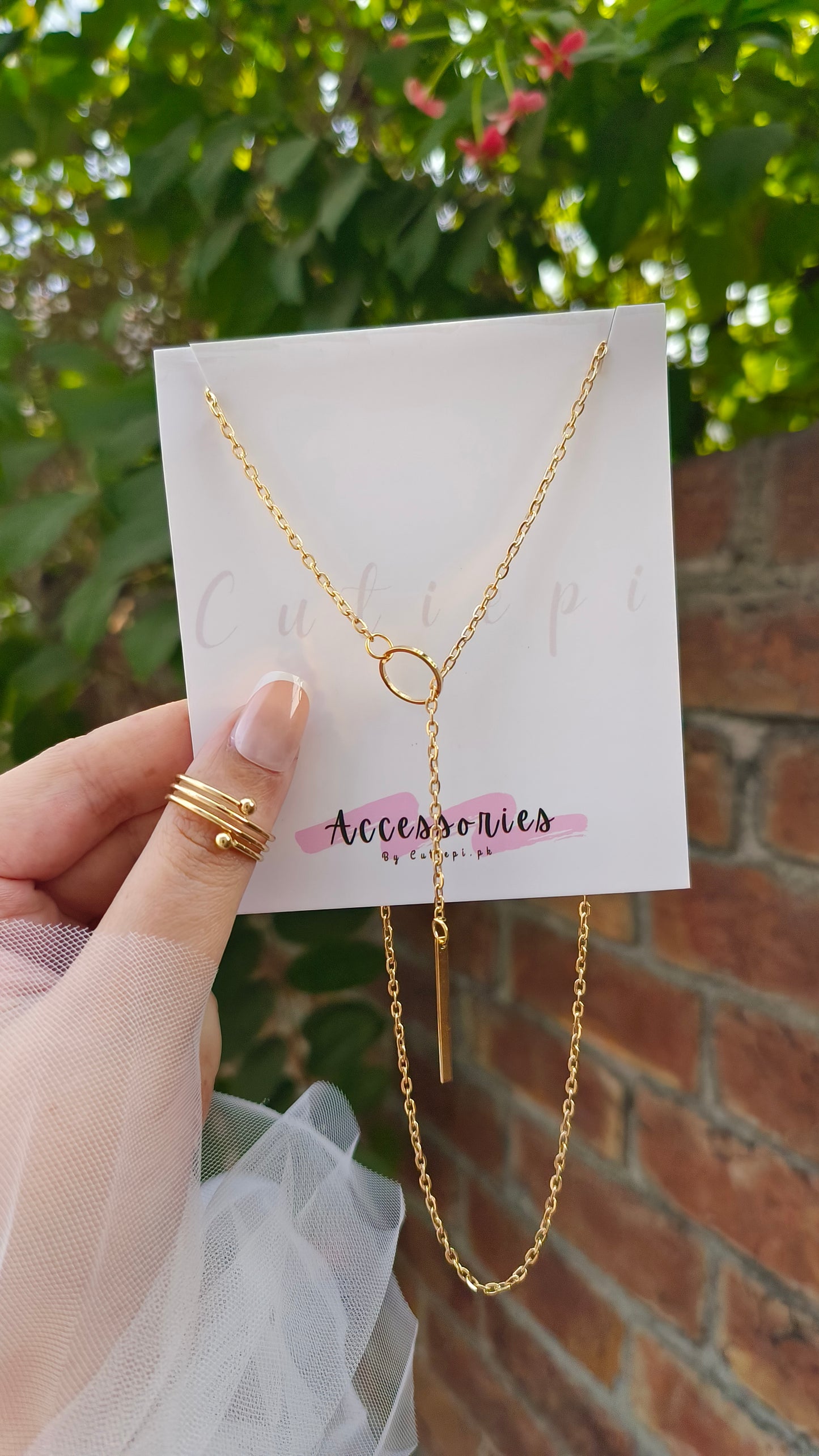 Trendy Circle Chain Necklace – Chic & Modern ✨