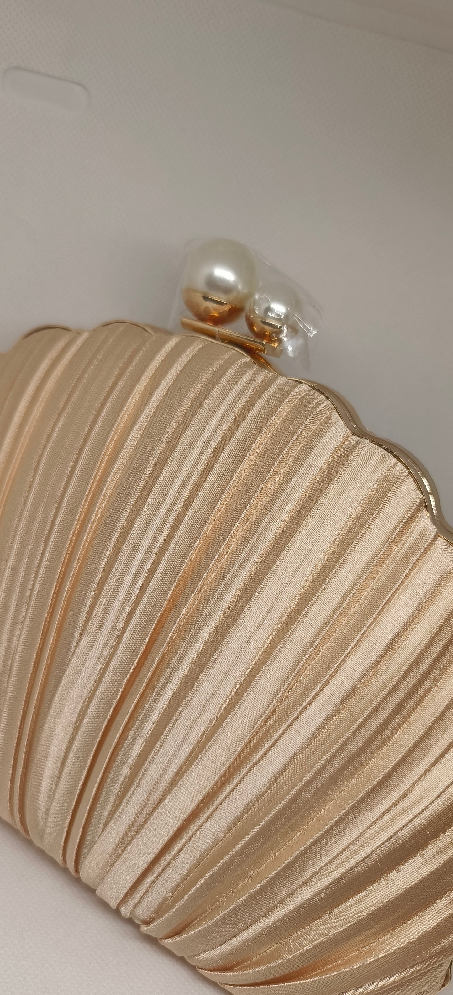 Dreamy Shell Bridal Clutch