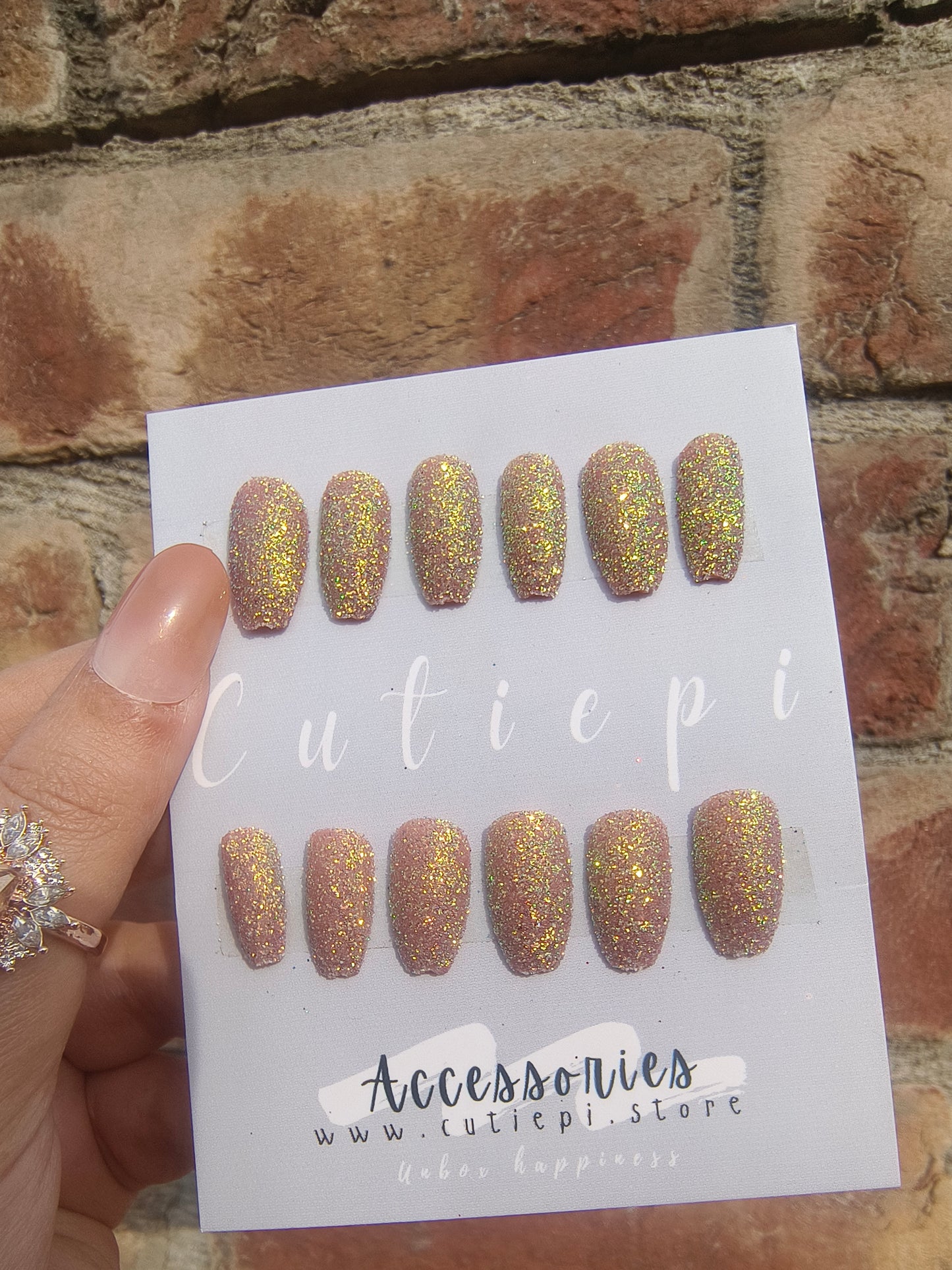 Golden Luxe – 24pcs Glam Gold Nail Set with Application Kit