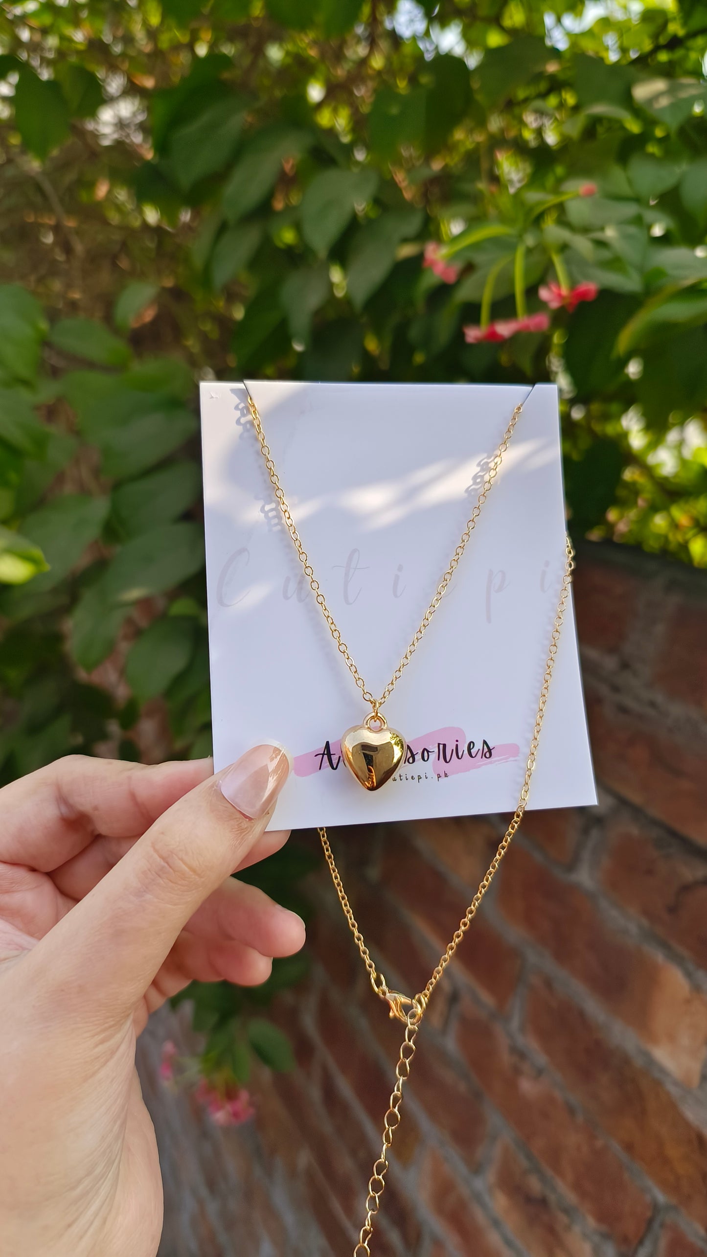 Elegant Heart Pendant Necklace – Timeless Style for Every Occasion