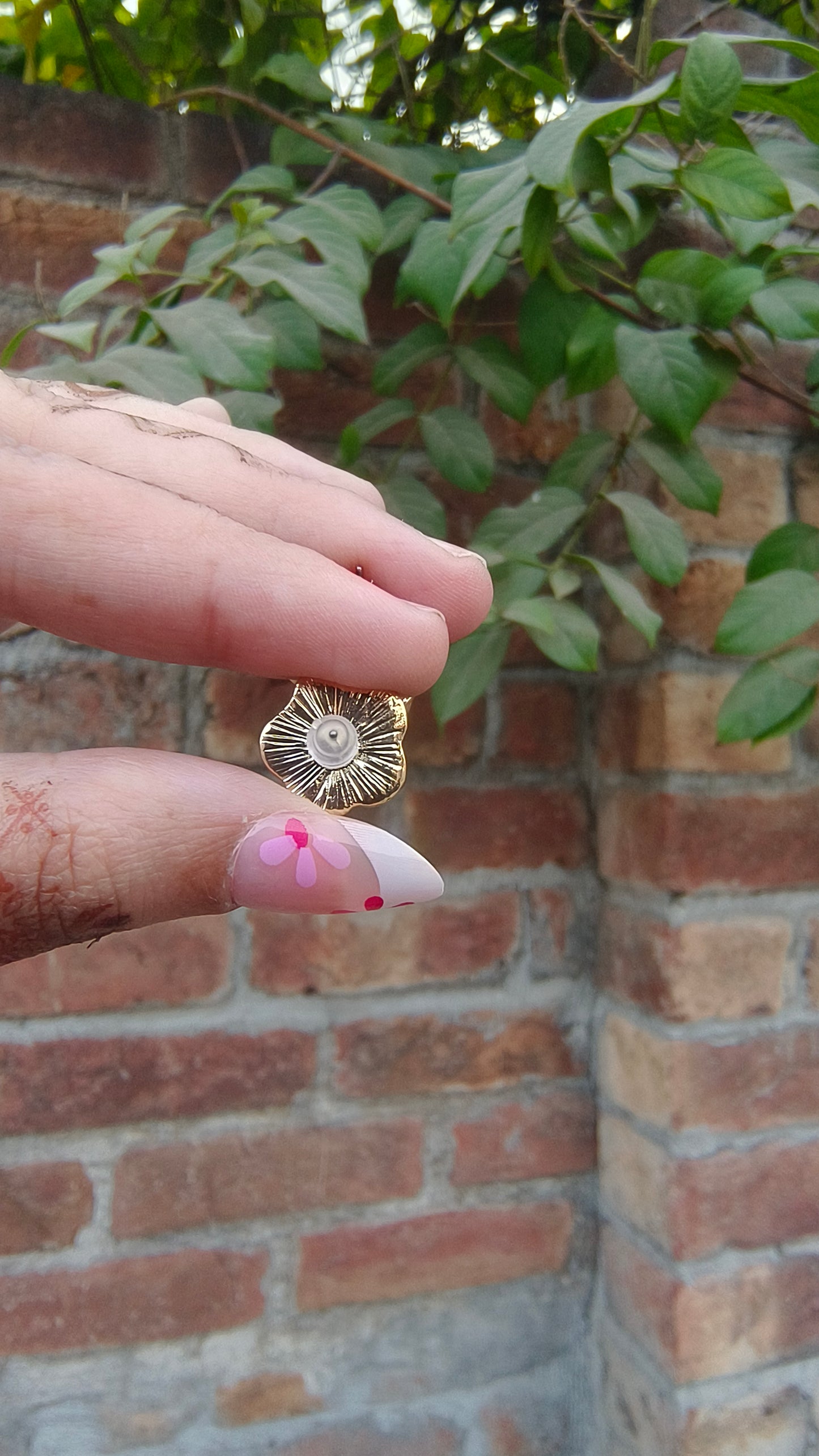 Fashionable black Clover Flower Earrings – Chic & Versatile Style for Women