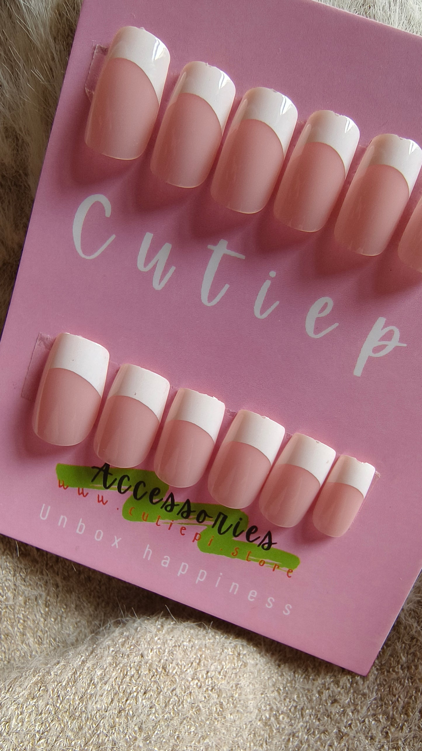 Medium-Sized Thick French Tip Nails – Elegant & Timeless