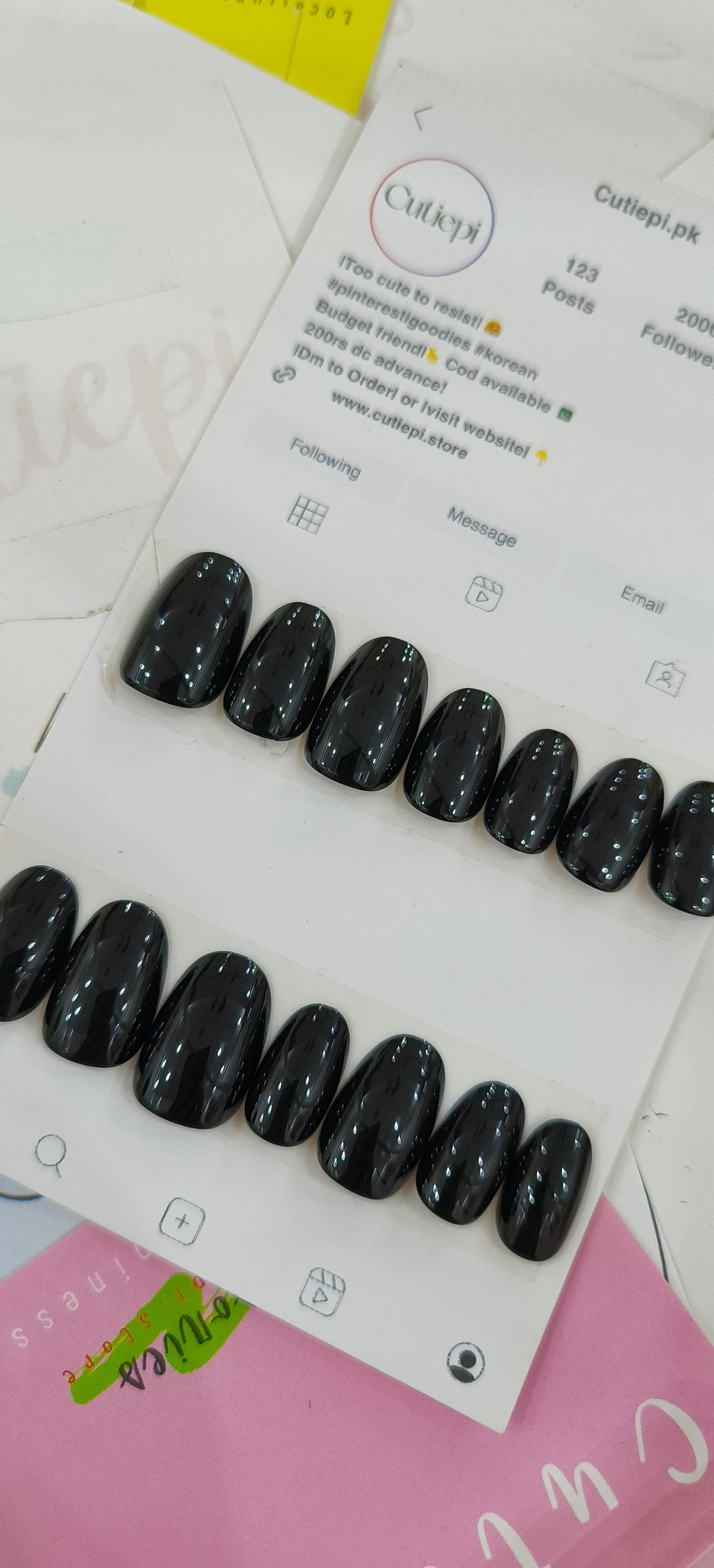 Glossy Almond - 24pcs with Application Kit (4 clrs)