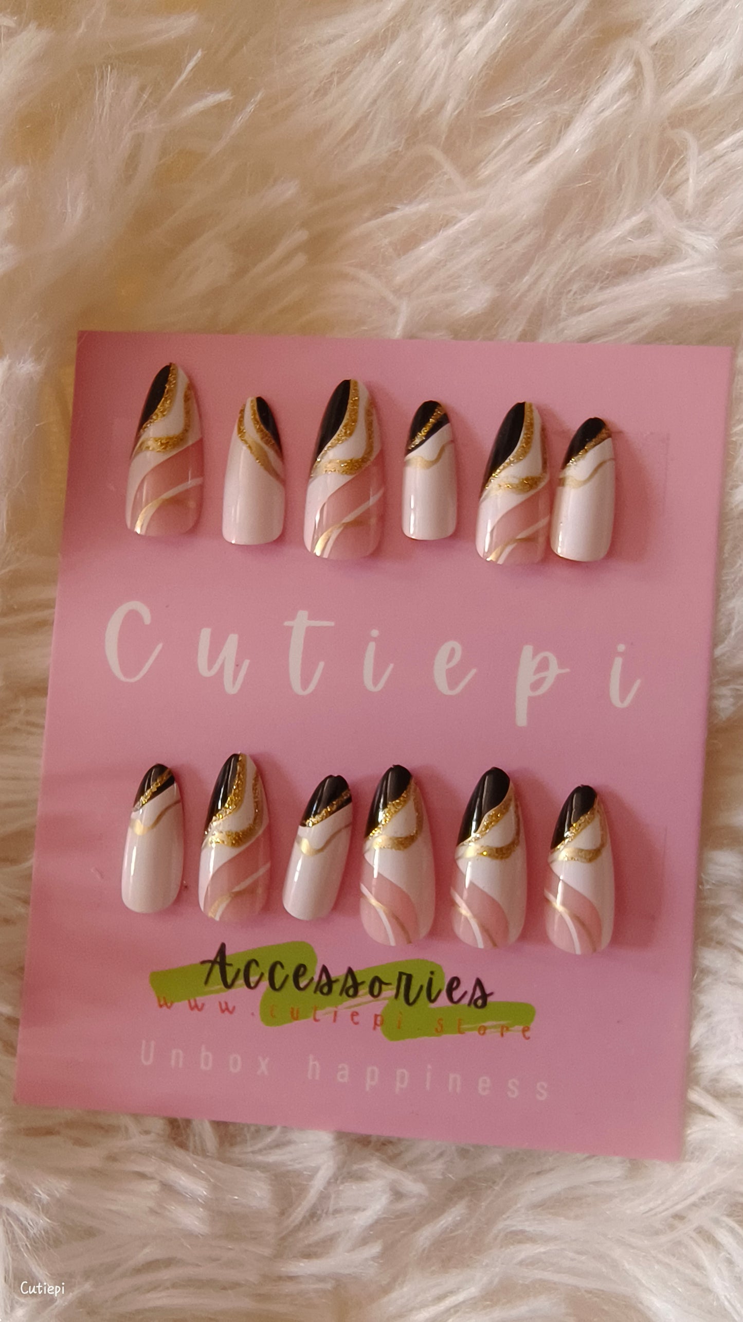 Monochrome Spiral Almond Nails - 24pcs with application Kit