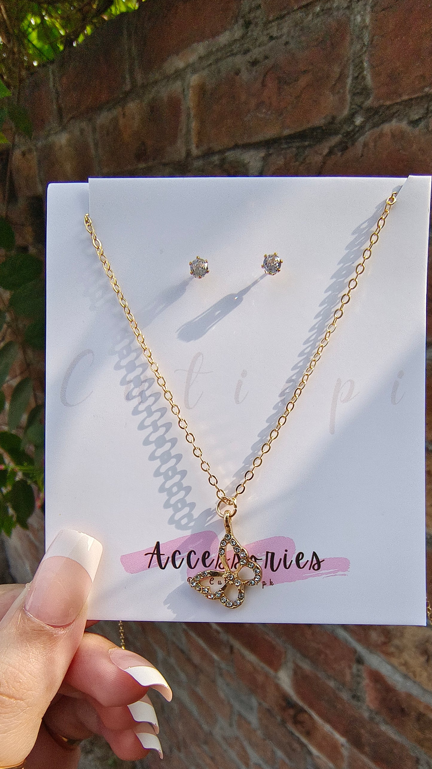 🦋 Elegant Butterfly Pendant Necklace