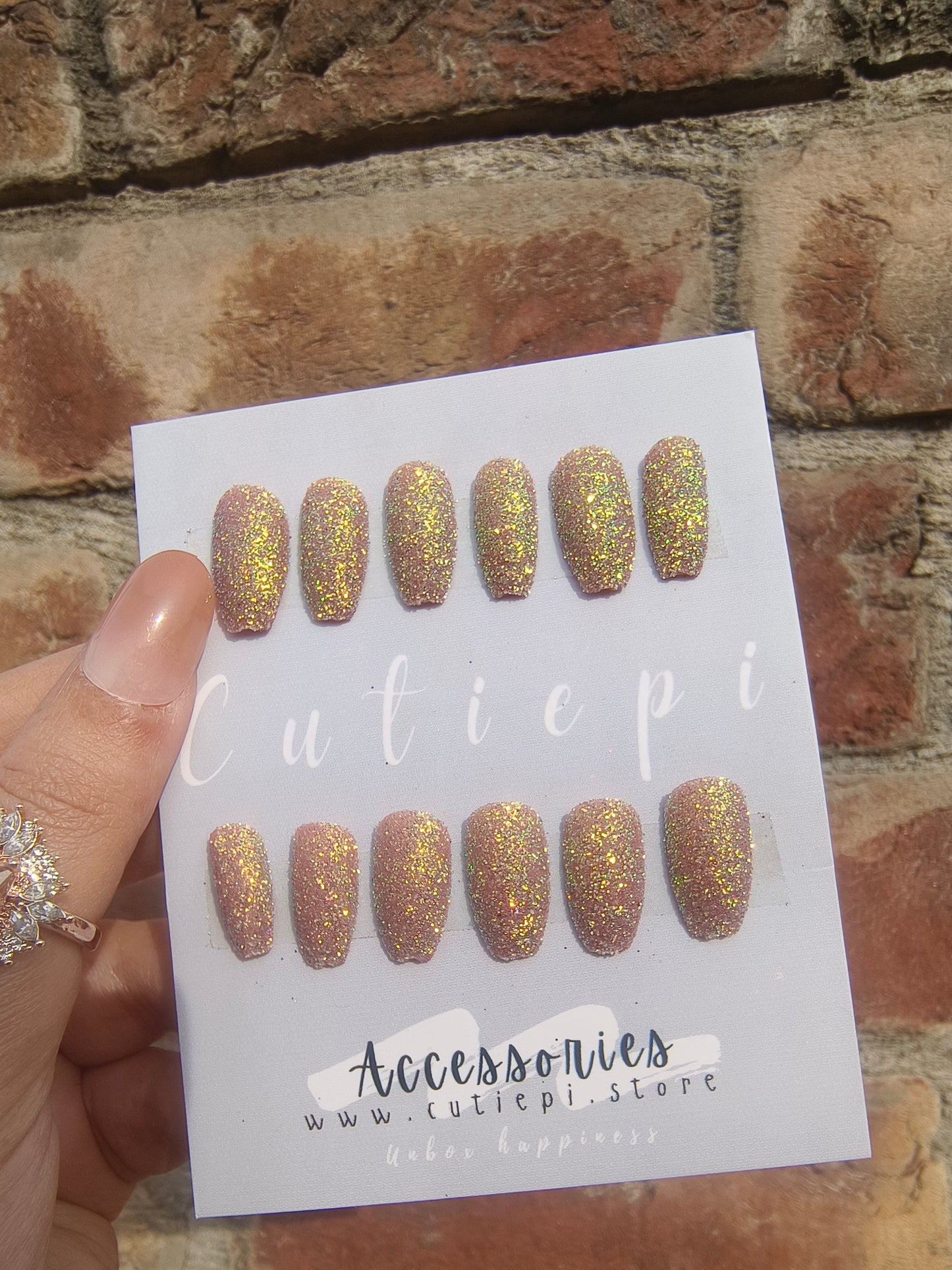 Golden Luxe – 24pcs Glam Gold Nail Set with Application Kit