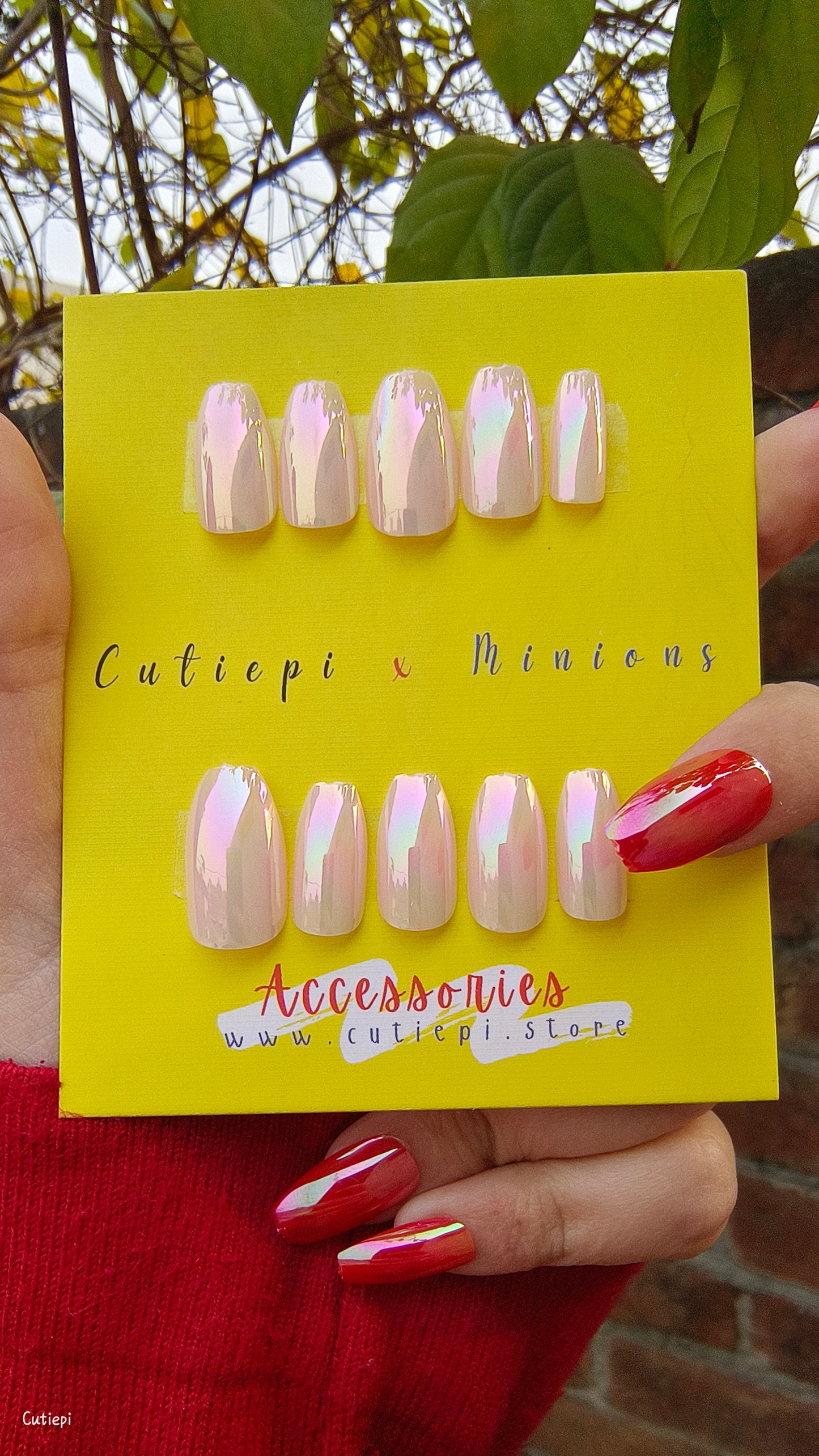 Blush Frost – Glossy Pinkish White Nails 24pcs with application kit