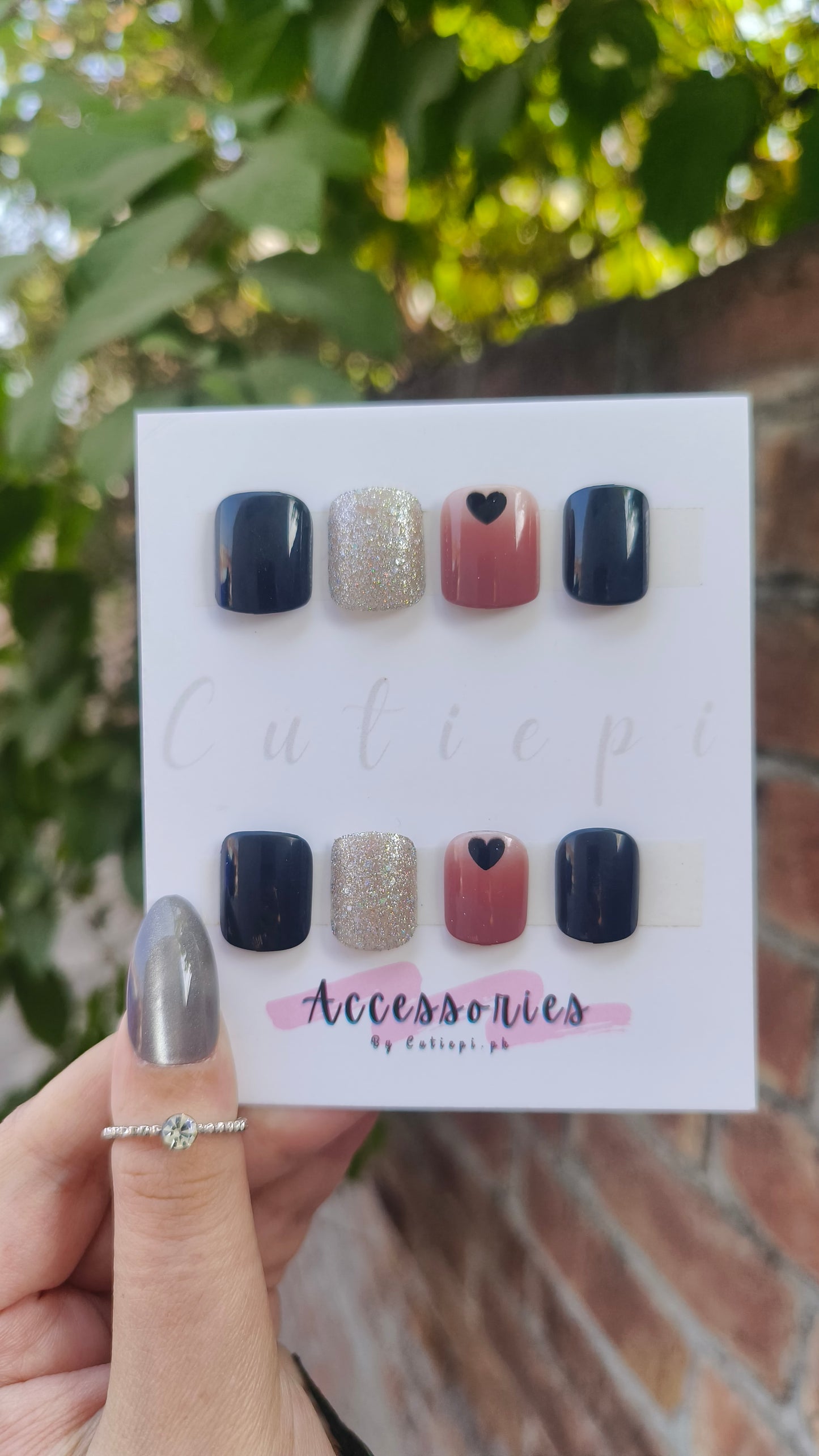 Midnight Glam: Black Silvery Glitter Press-On Nails(Student Offer)