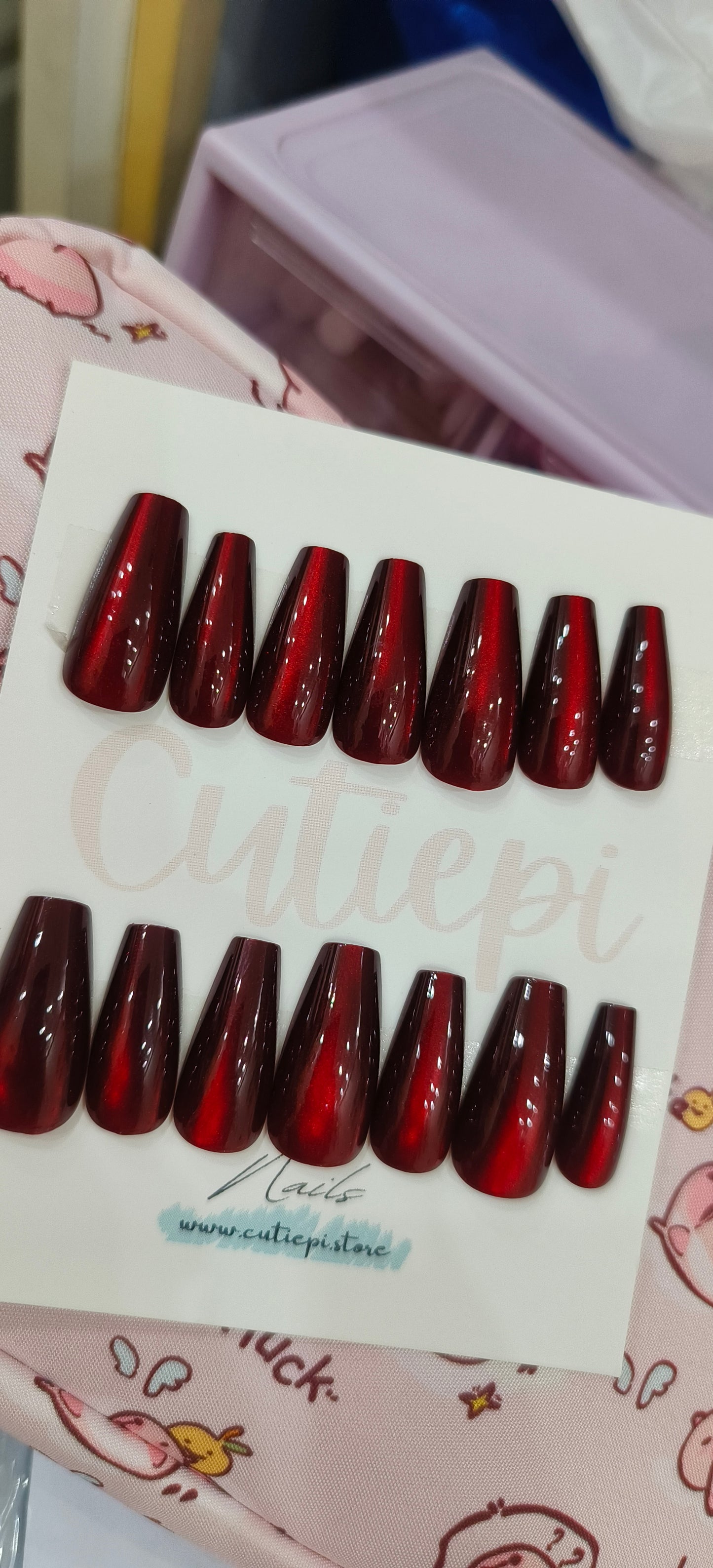 Lustrous Luxe – Cat Eye Nail Set in 4 Shades (24pcs with Application Kit)
