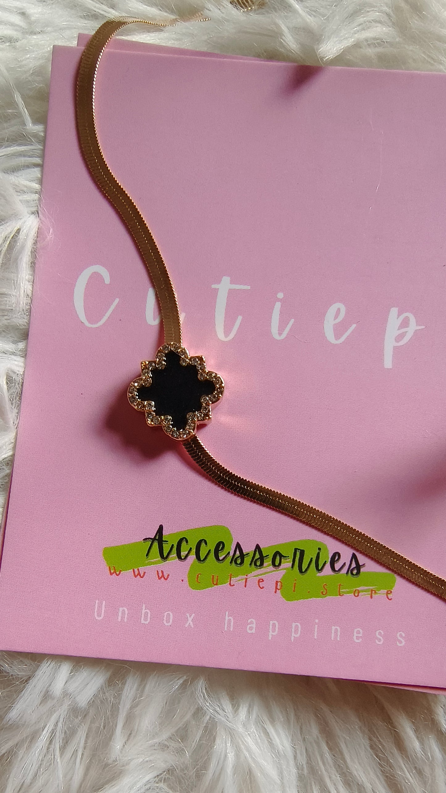 Viral Black Clover Jewelry Set – Gold Plated with Rhinestones"