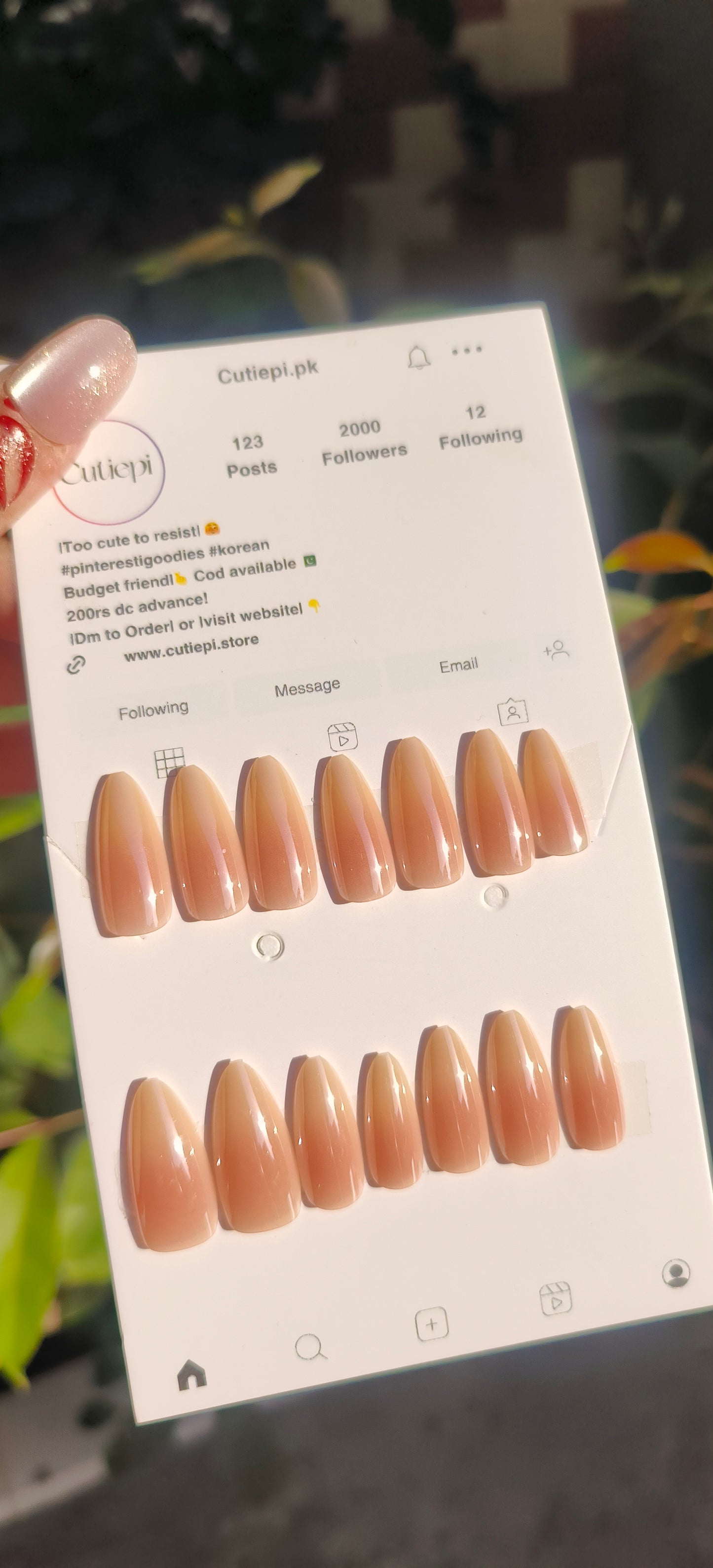 Glossy Mocha Almond – 24pcs with Application Kit