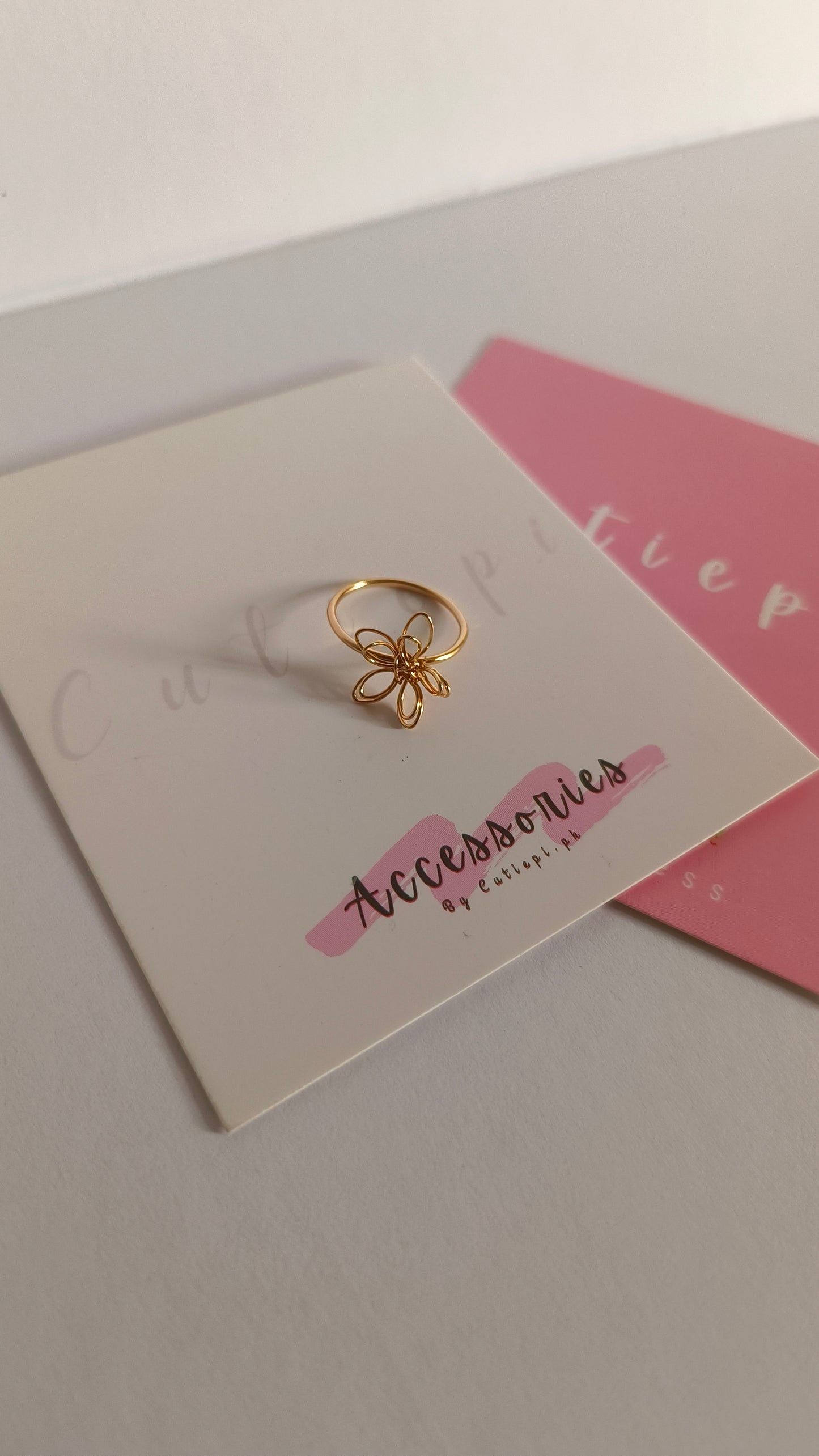 Sparkling Gold-Plated Star Ring