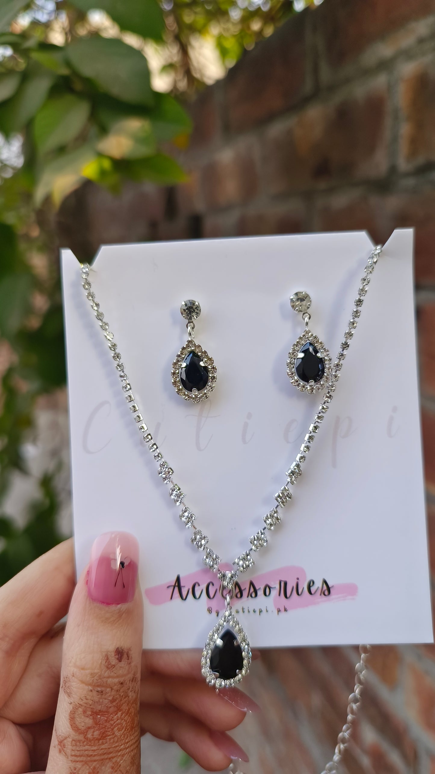 Waterdrop Silver-Plated Jewelry Set – Elegant Necklace & Earrings
