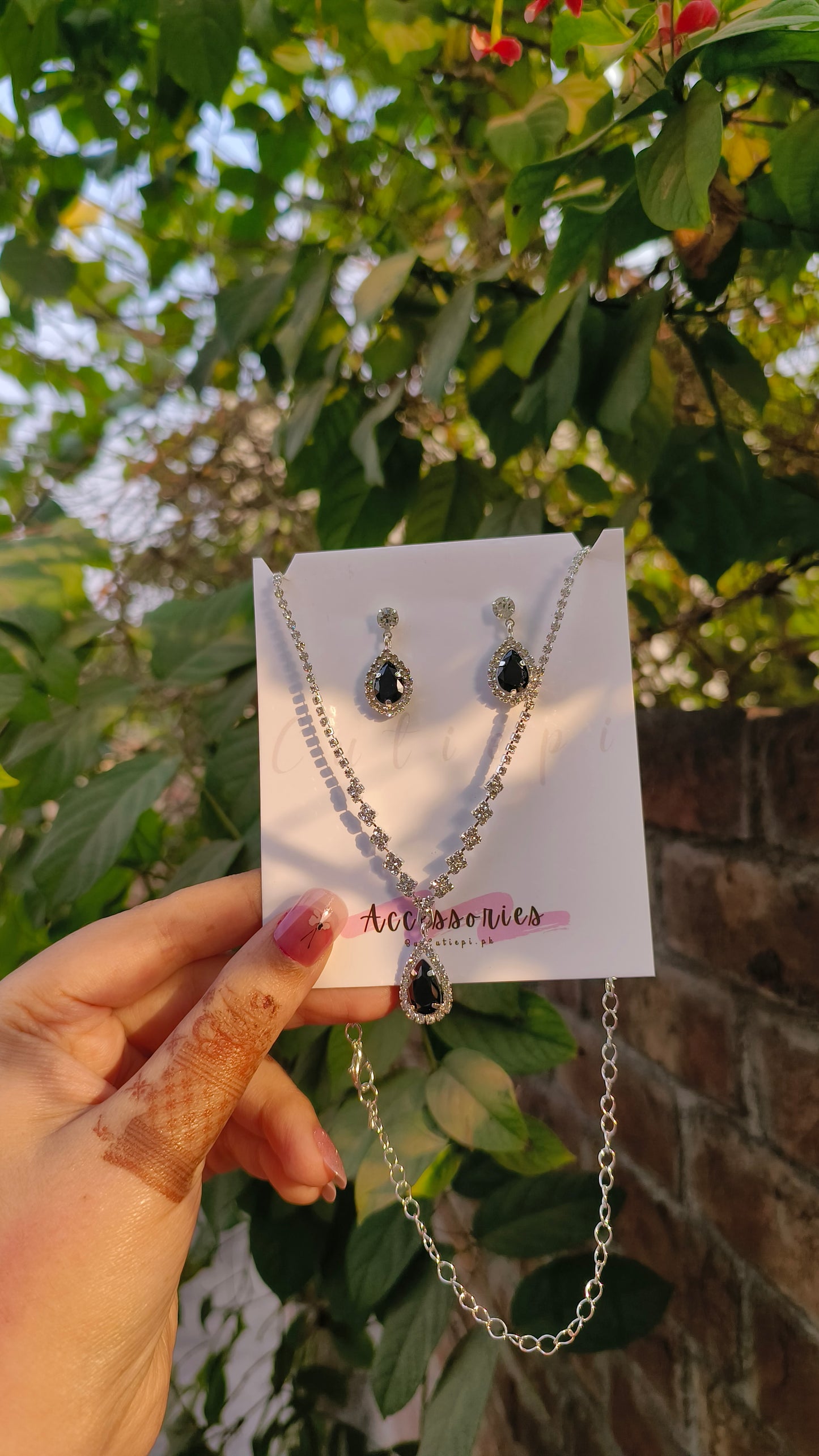 Waterdrop Silver-Plated Jewelry Set – Elegant Necklace & Earrings