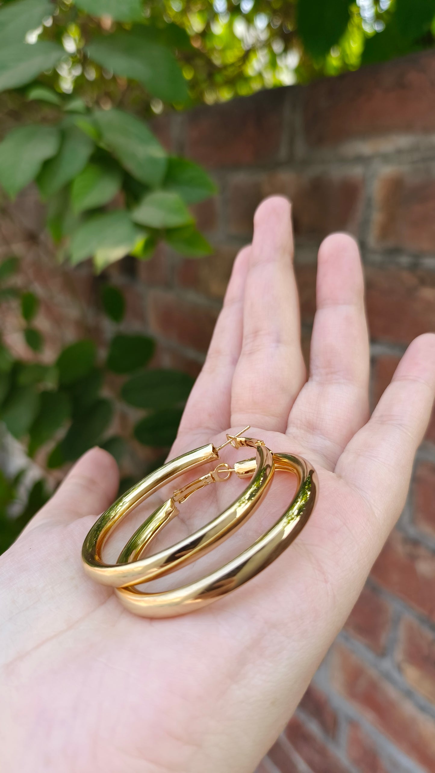 1 Pc Large Round Golden Hoop Earring – Bold & Timeless