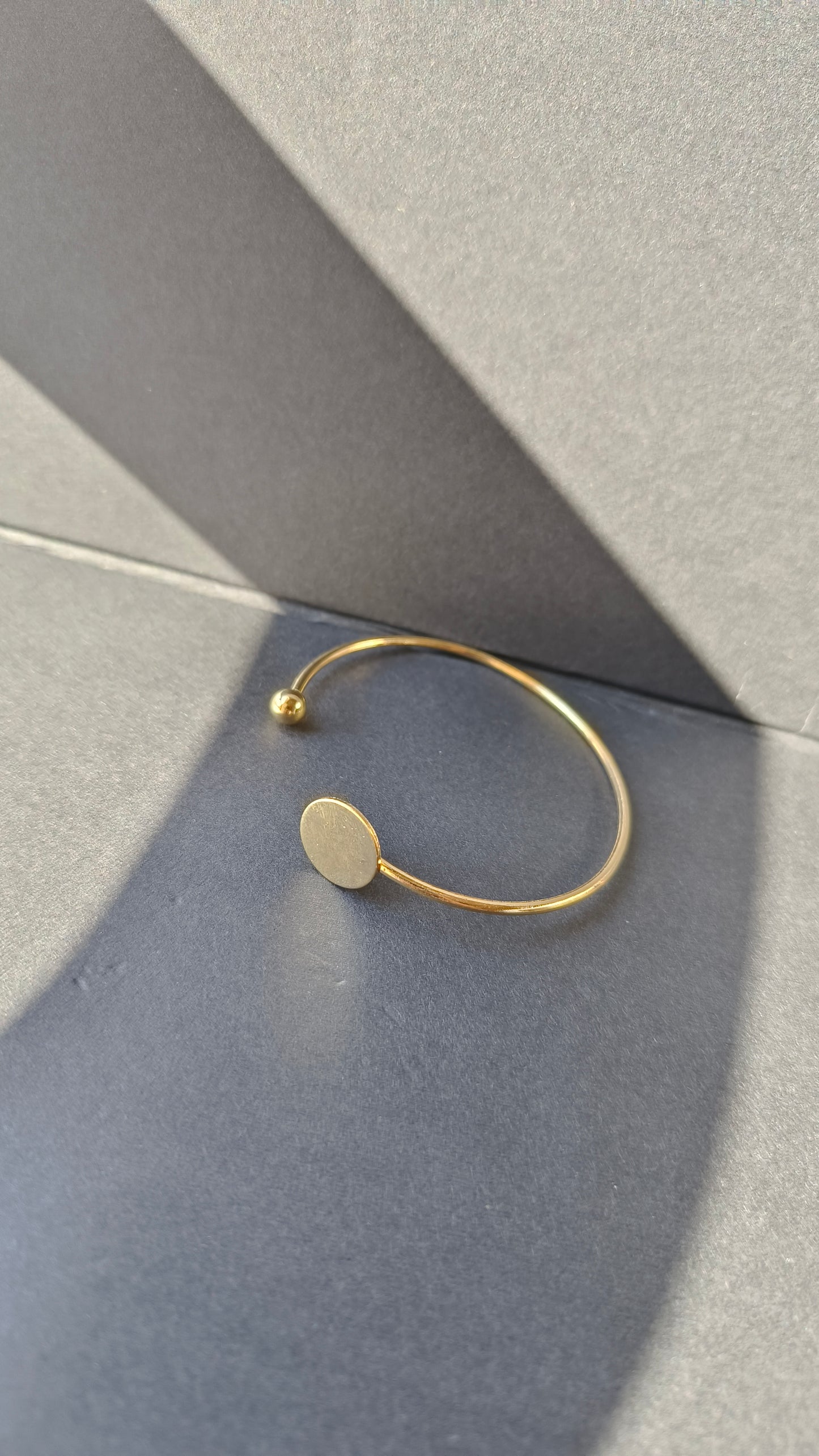 Plain Round Adjustable Gold-Plated Bracelet – Simple & Elegant Jewelry
