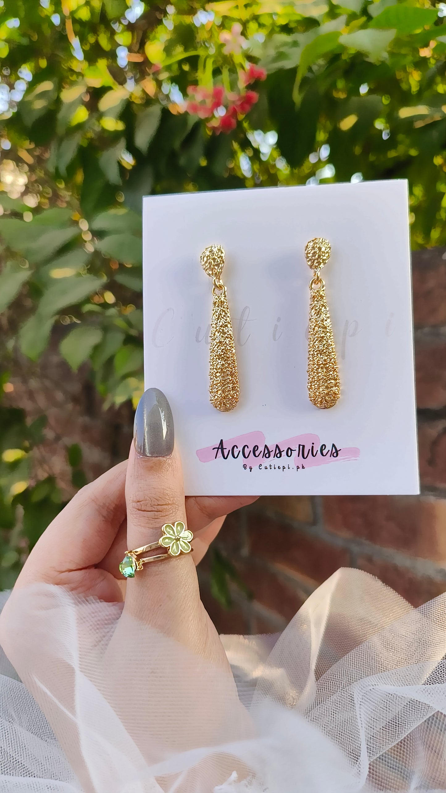 ✨ Long Golden Thick Straight Earrings – Bold Elegant Statement Jewelry 💖