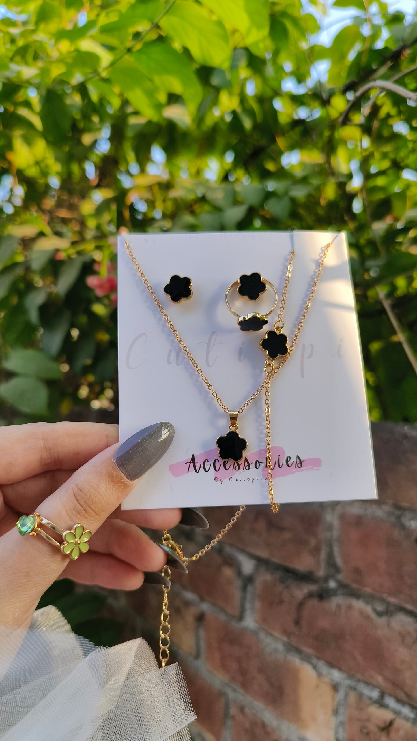 "Butterfly Bliss: 5-Piece Chic Jewelry Set"