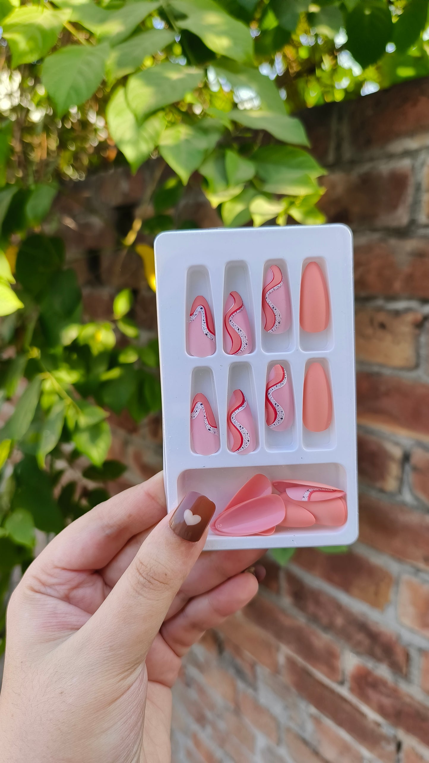 Peach Bliss: Glossy Press-On Nail Set"