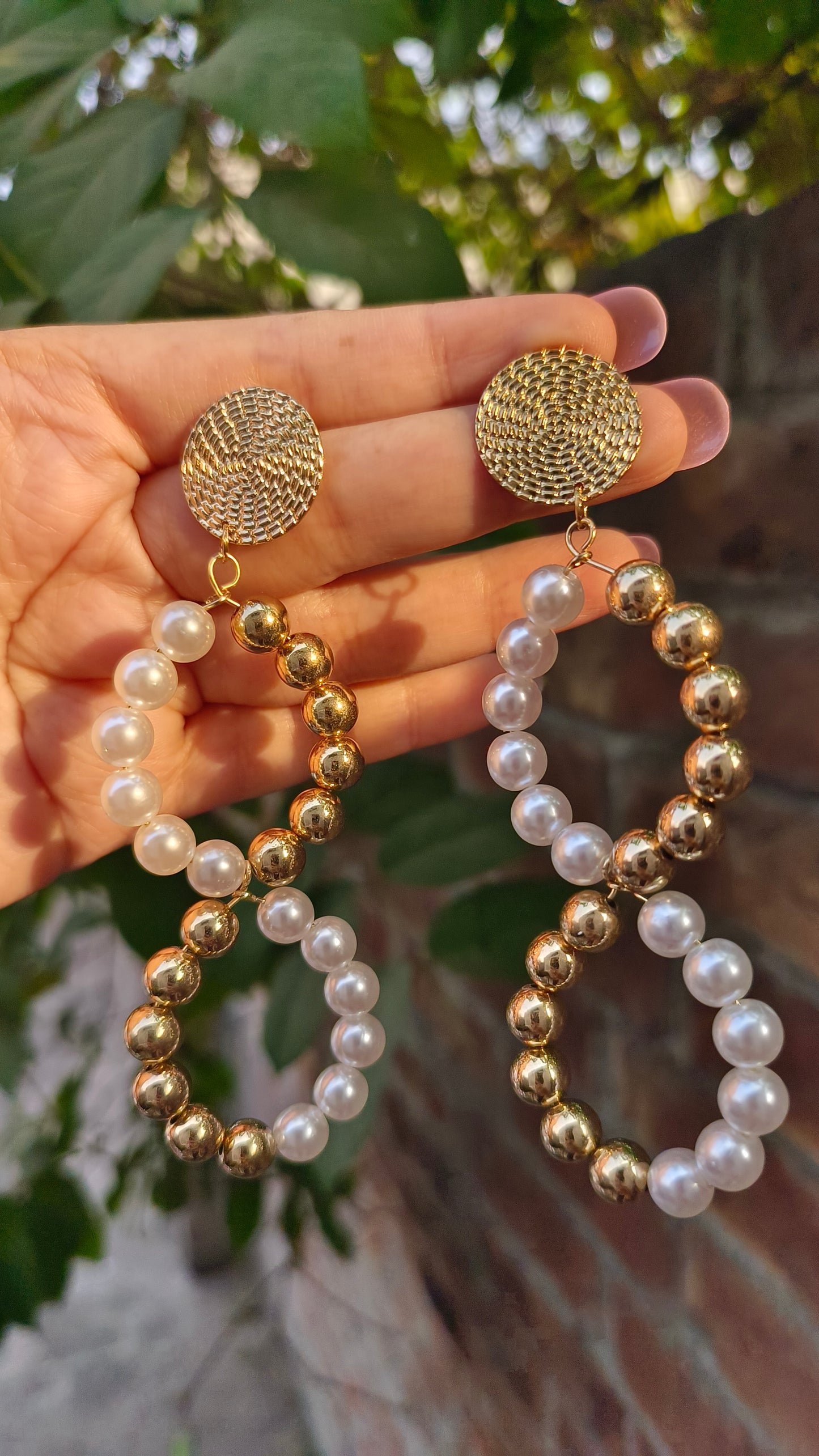 ✨ Double Hollow Circle Dangle Earrings with Faux Pearl Beads – Retro Vacation Style 💖