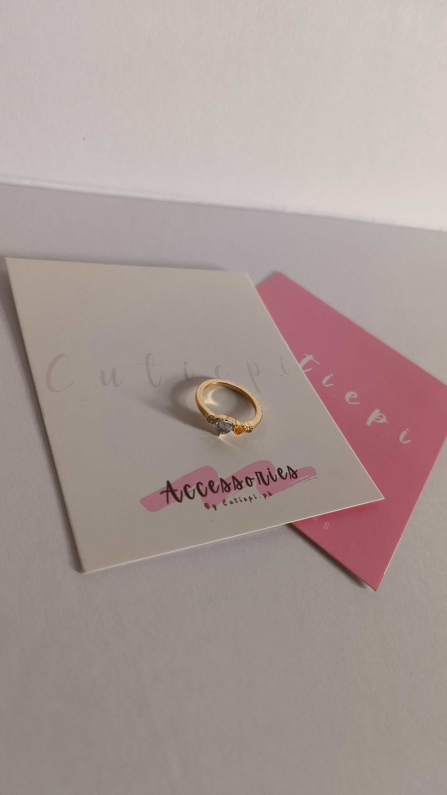 Heart Rhinestone Gold-Plated Ring – Elegant & Sparkling