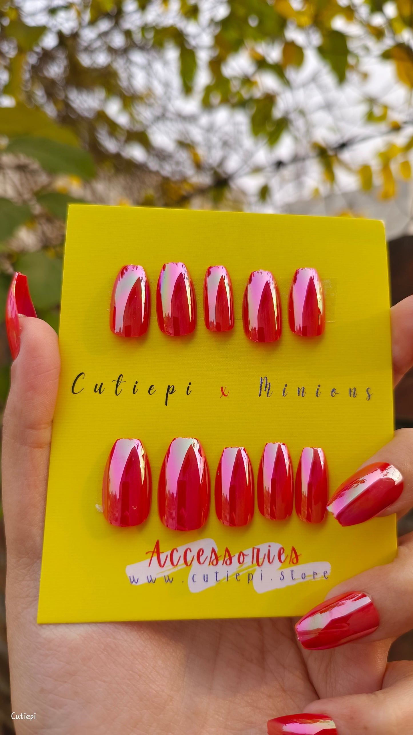 Scarlet Shine – 24pcs Red Glossy Nails