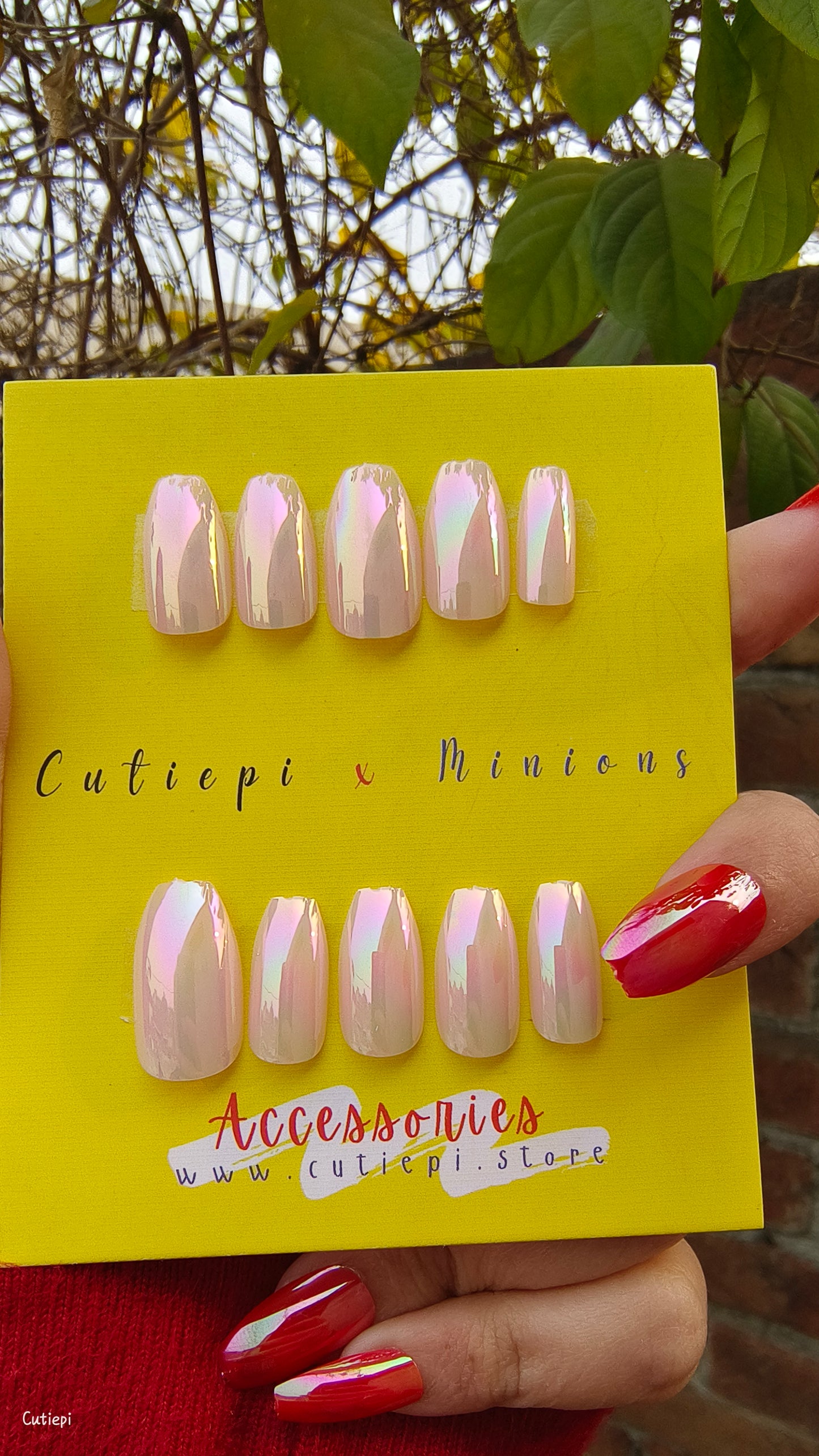 Blush Frost – Glossy Pinkish White Nails 24pcs with application kit