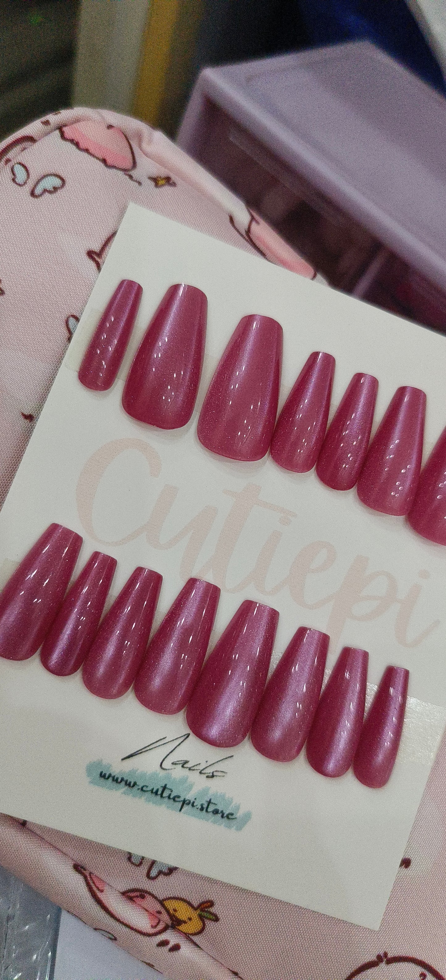 Lustrous Luxe – Cat Eye Nail Set in 4 Shades (24pcs with Application Kit)