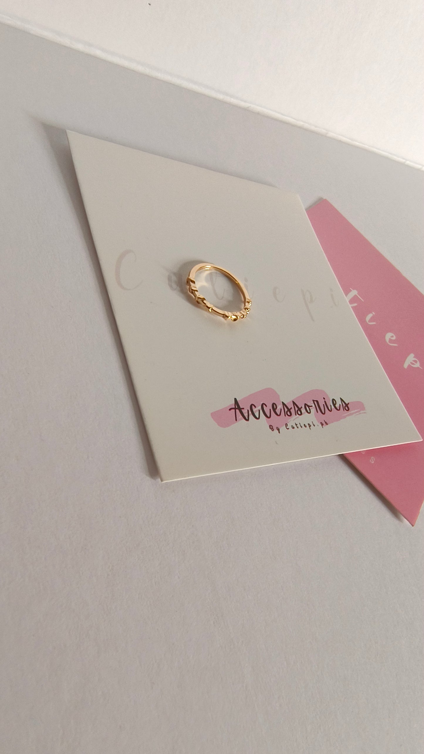 Elegant Gold-Plated Ring – Timeless & Chic