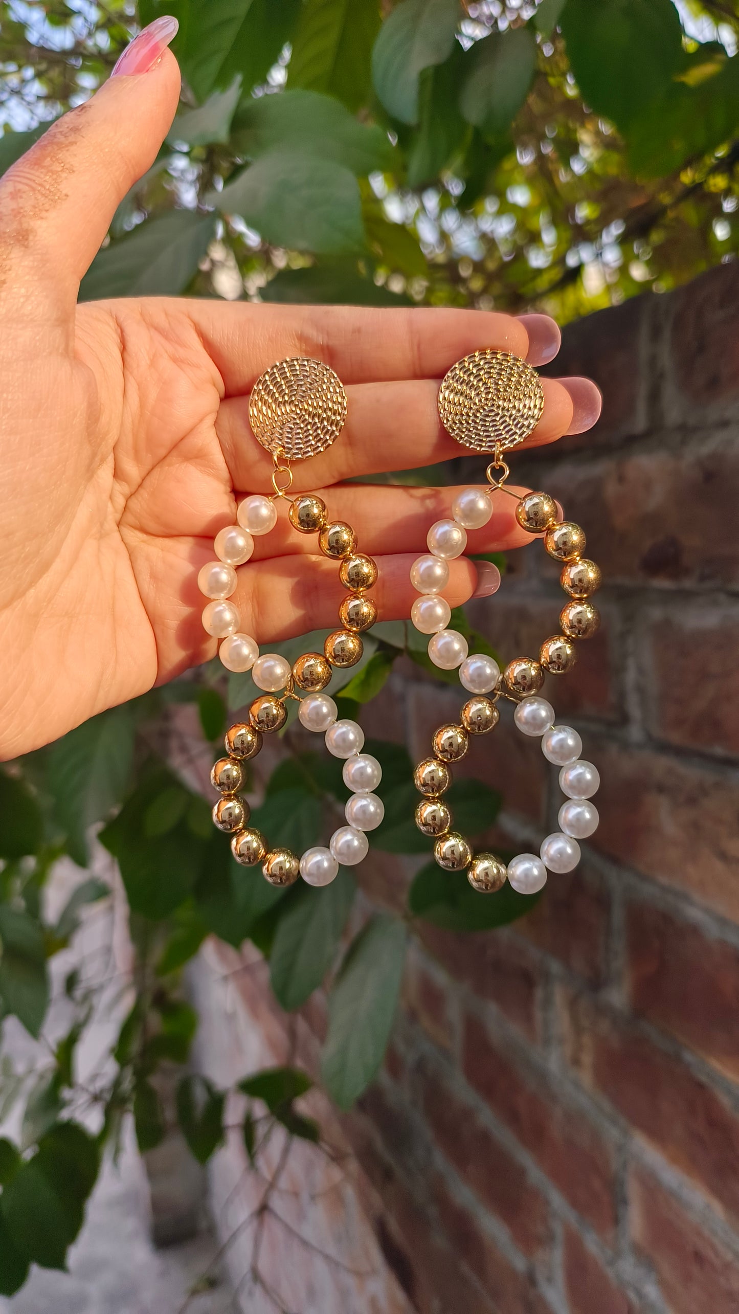 ✨ Double Hollow Circle Dangle Earrings with Faux Pearl Beads – Retro Vacation Style 💖