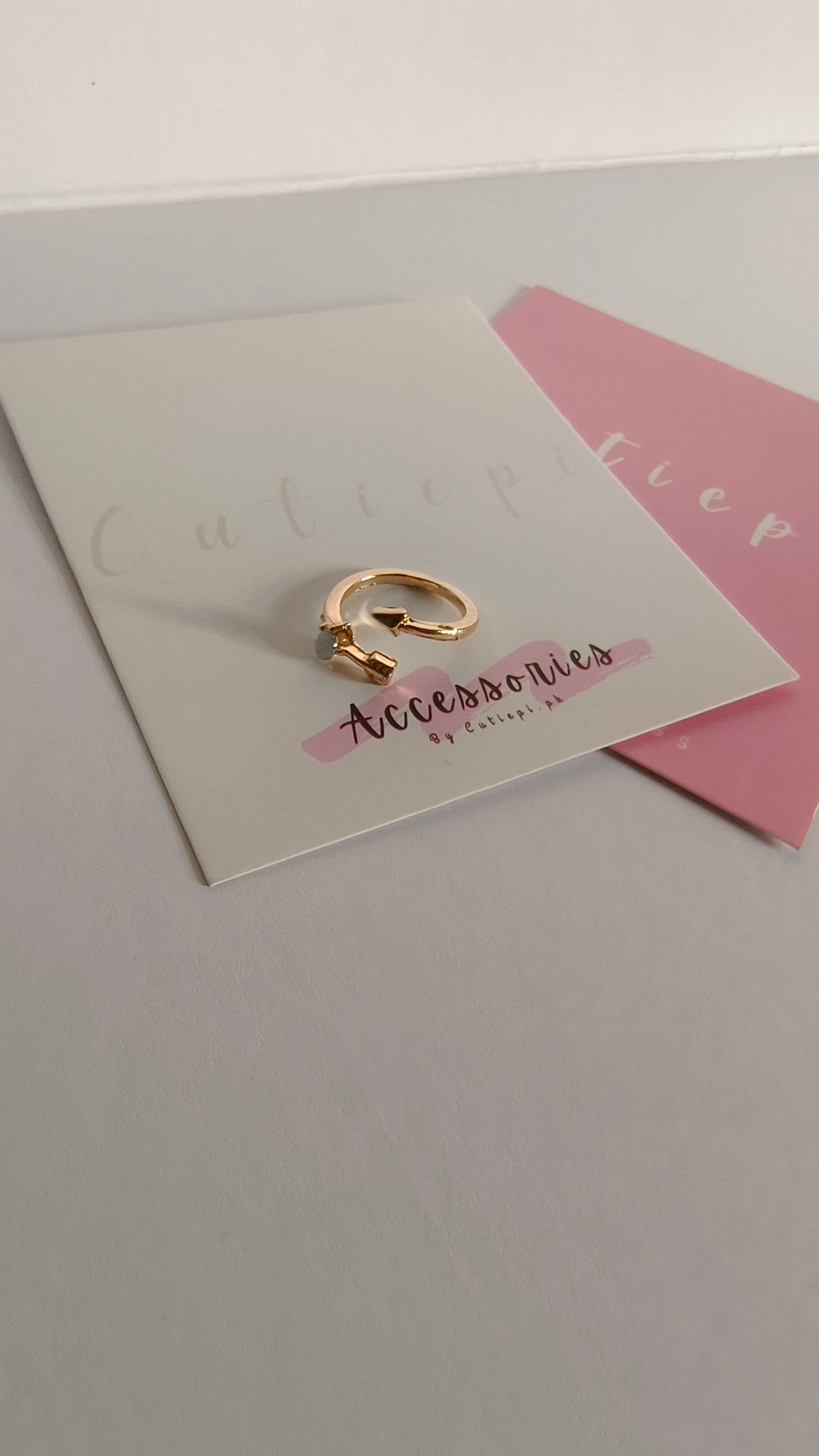 Adjustable Gold-Plated Arrow Ring – Bold & Chic