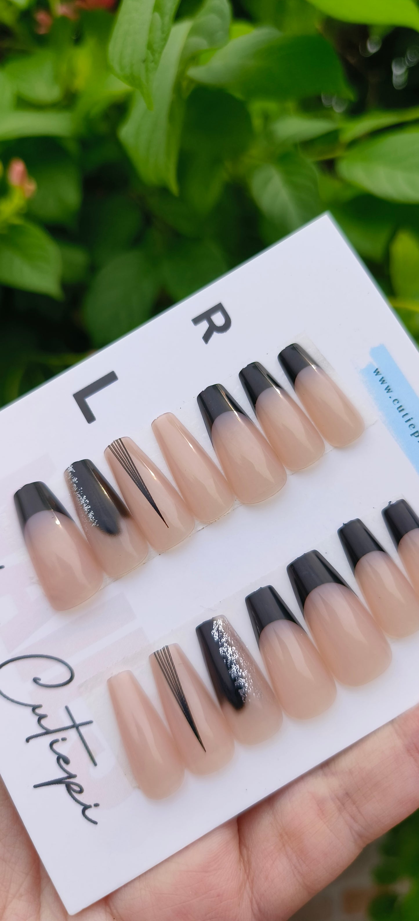 Twist Black- 24 pcs with application kit (Student Offer)