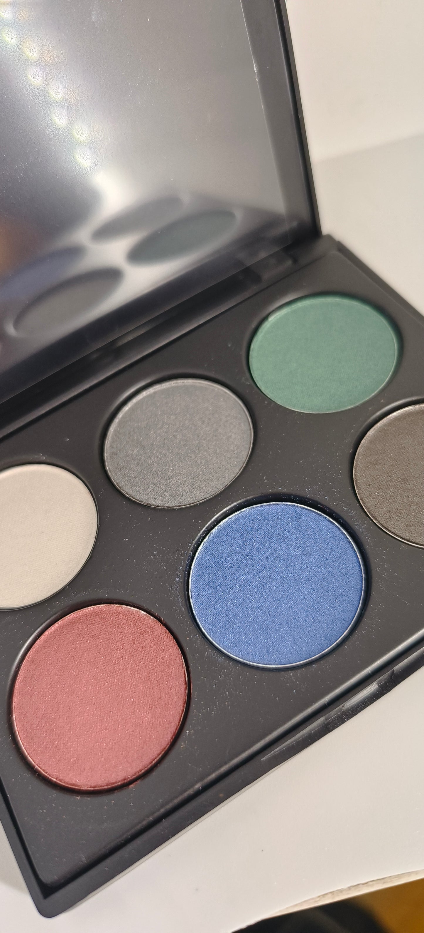 Matte Magic Popfeel Eye shade Pallet 6 colours set
